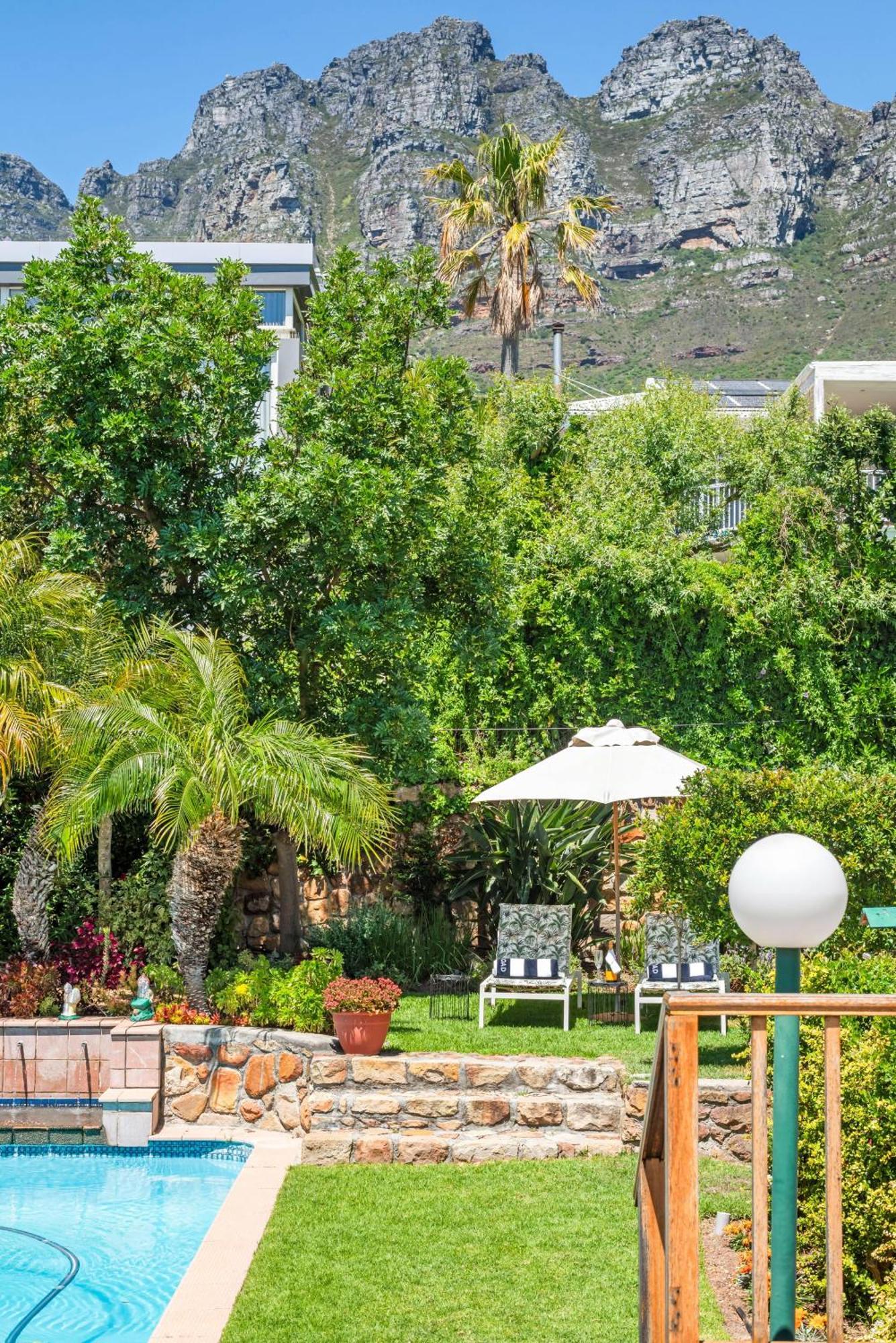 Atlantic Sunsets With Magnificent Uninterrupted Ocean And Mountain Views In Camps Bay *