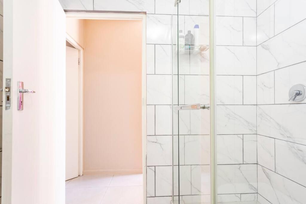 The Cozy Retreat, 2-bedroom In Parklands, * Cape Town