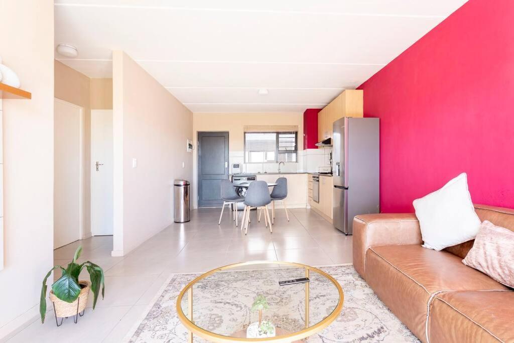 Apartment The Cozy Retreat, 2-bedroom In Parklands, *