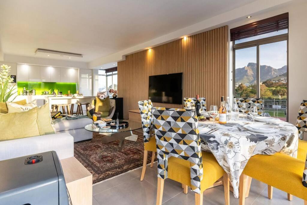 Emerald Horizon Mouille Point - Views & Location Cape Town