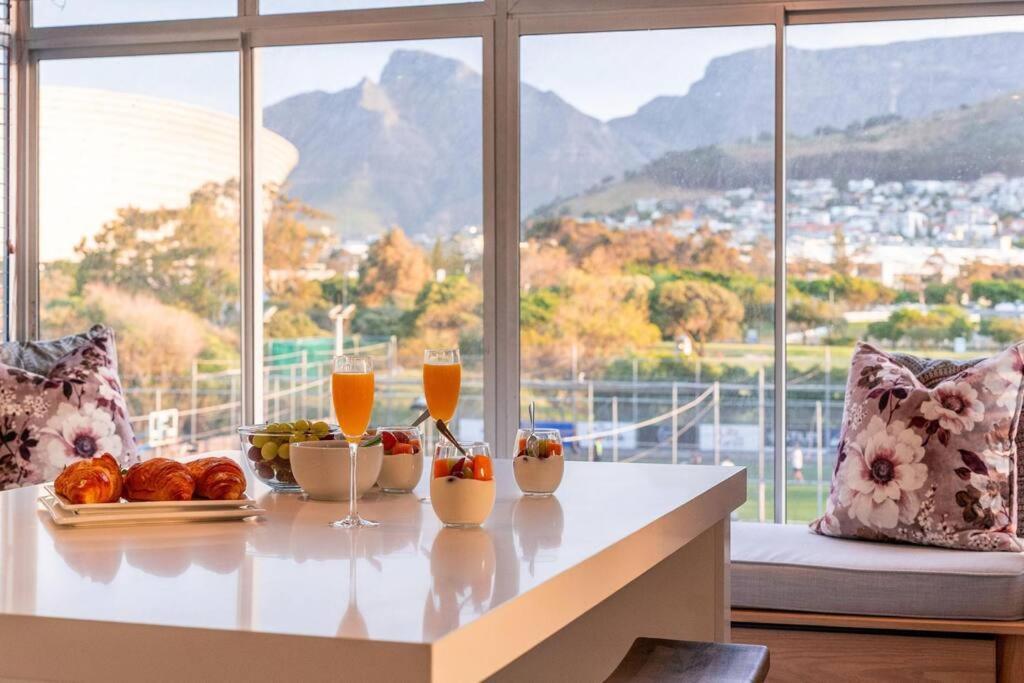 Emerald Horizon Mouille Point - Views & Location Apartment