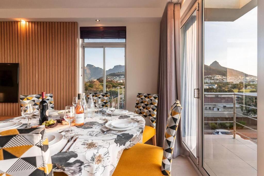 Apartment Emerald Horizon Mouille Point - Views & Location Cape Town