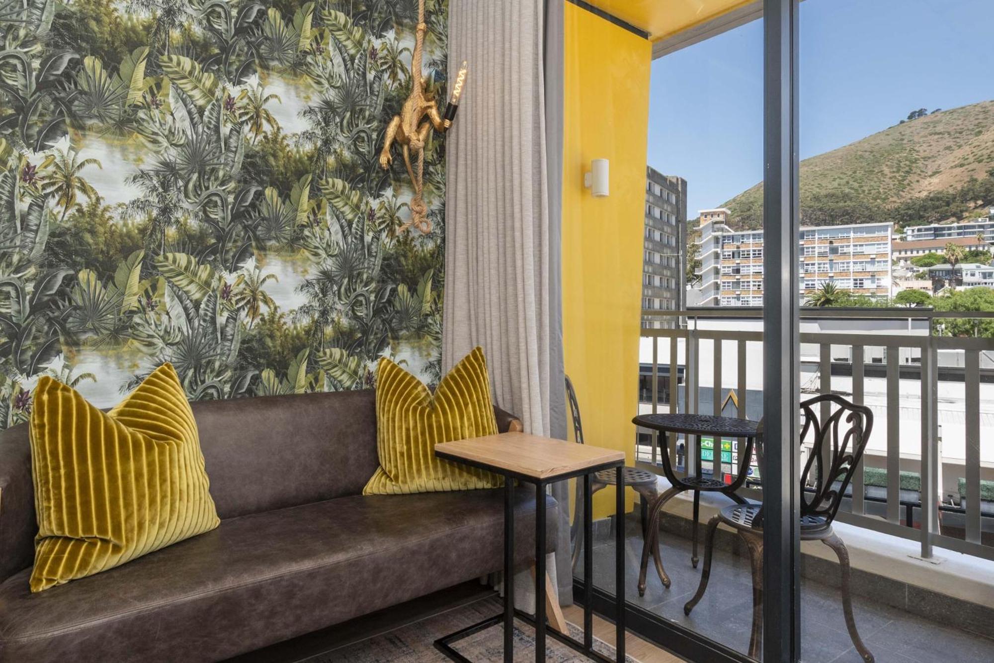 Modern At Eighty2 On M Sea Point * Cape Town