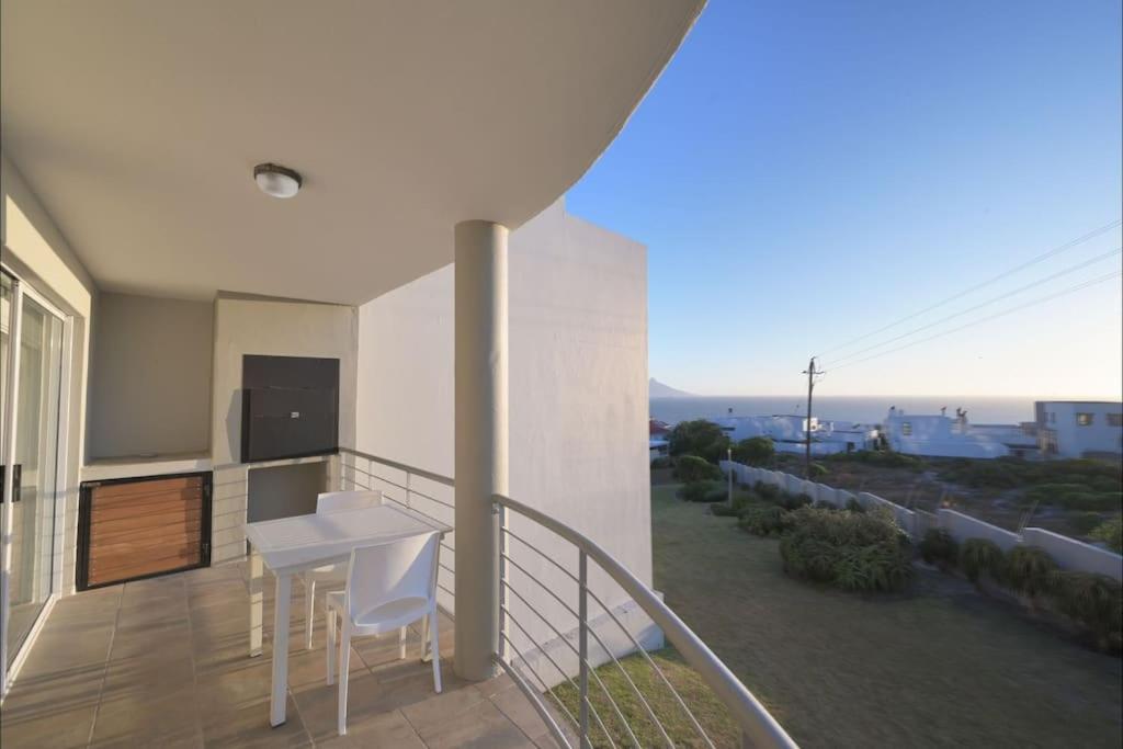 The Lighthouse - Sea View
