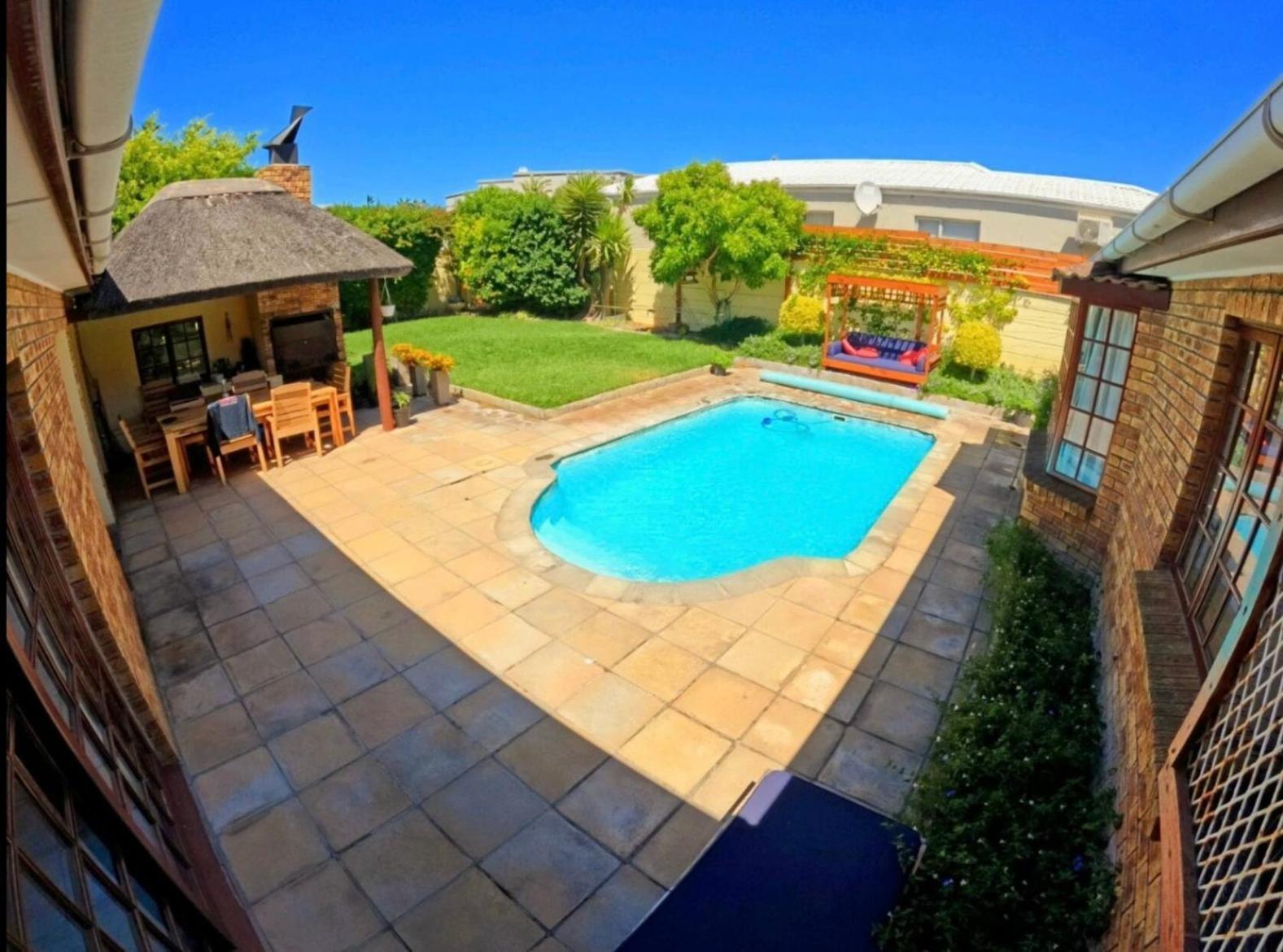 Homestay Spacious Cosy With Own Bathroom, No Load Shedding Cape Town