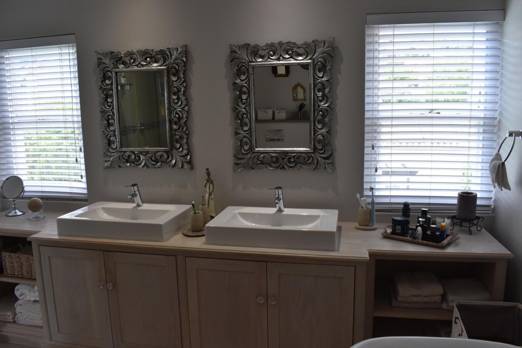 Mountain View In Exclusive Security Estate, Hout Bay, Villa *