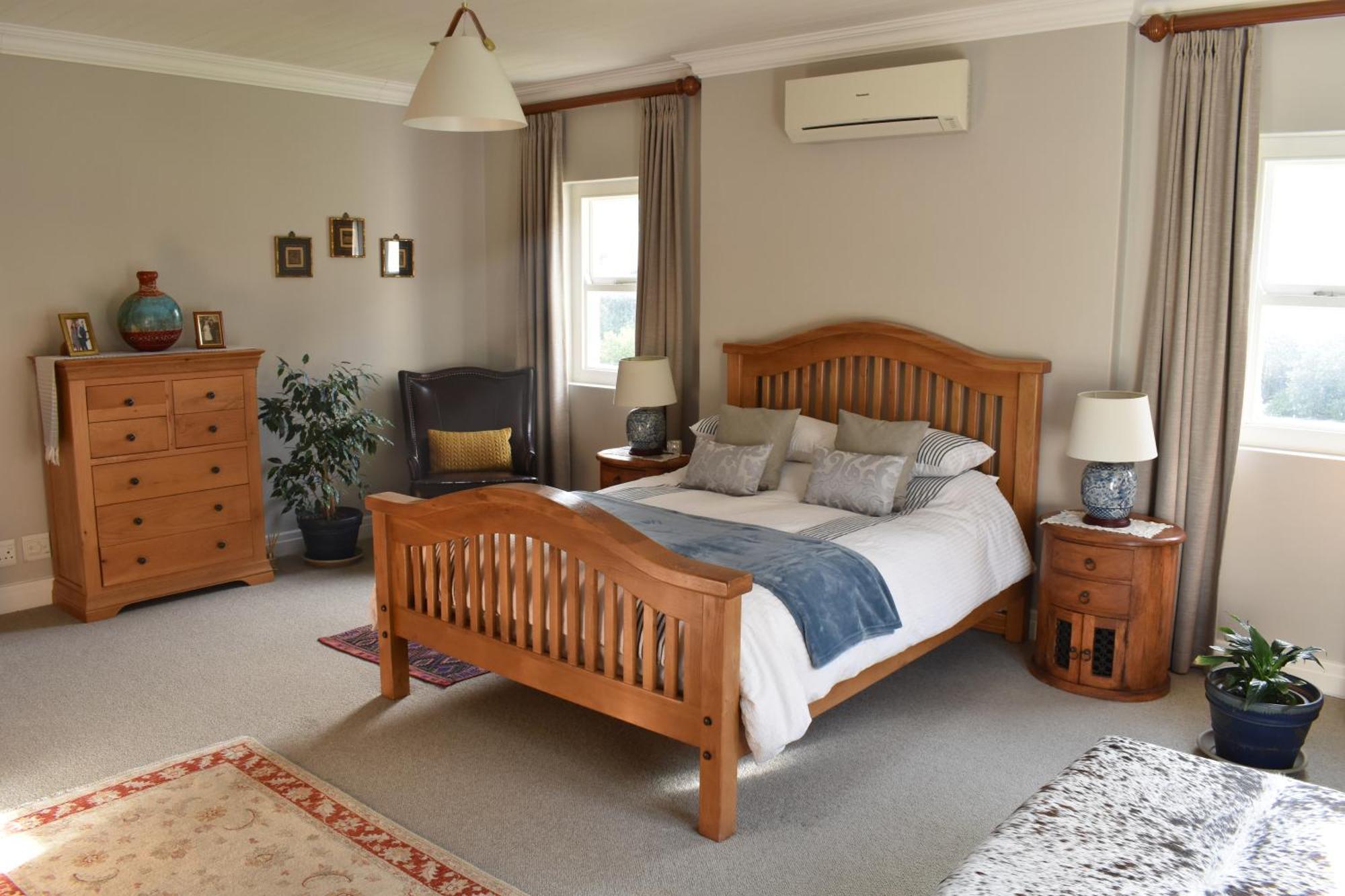 Mountain View In Exclusive Security Estate, Hout Bay, Villa