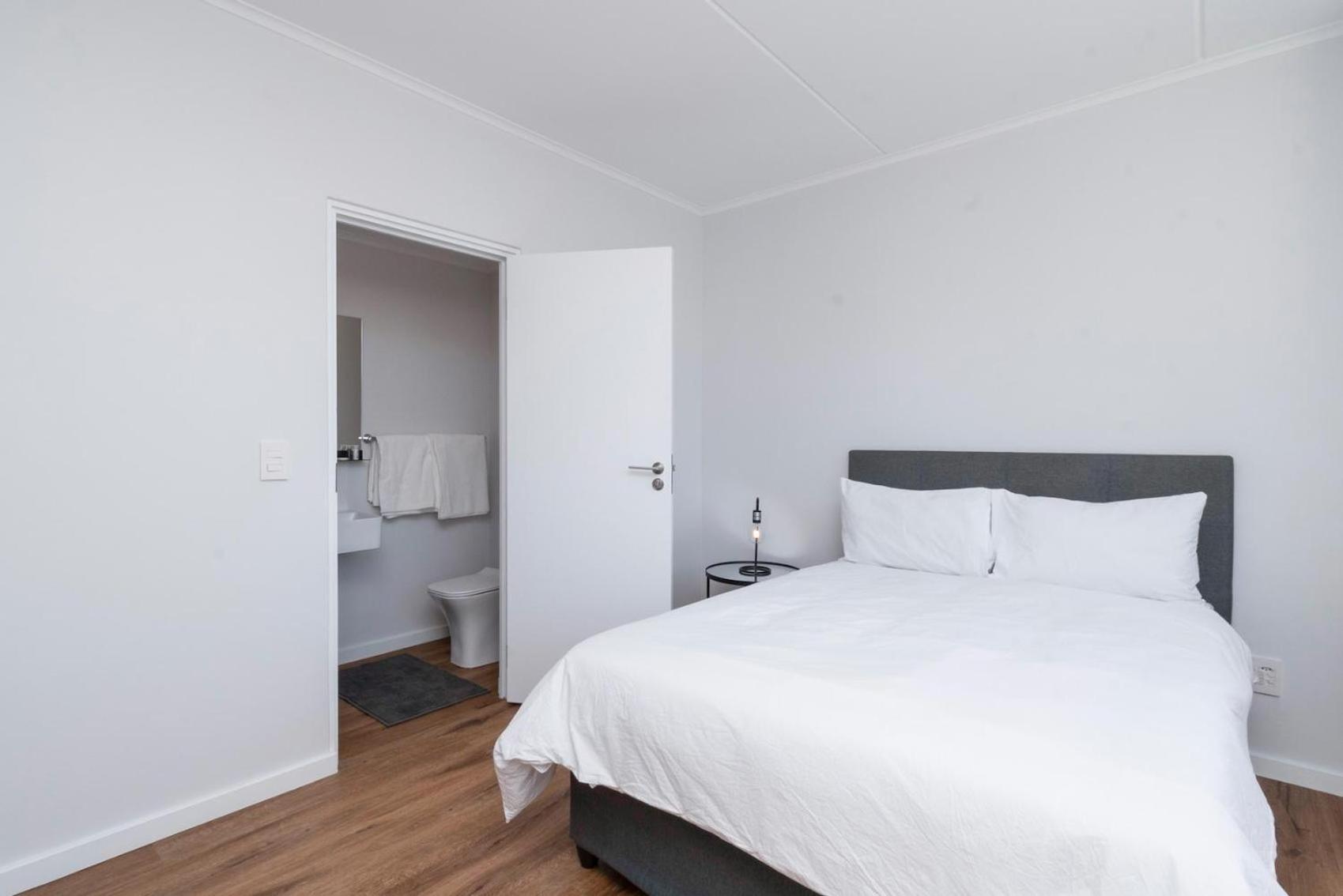 Spacious Retreat At The Metropole East Of Main Apartment *