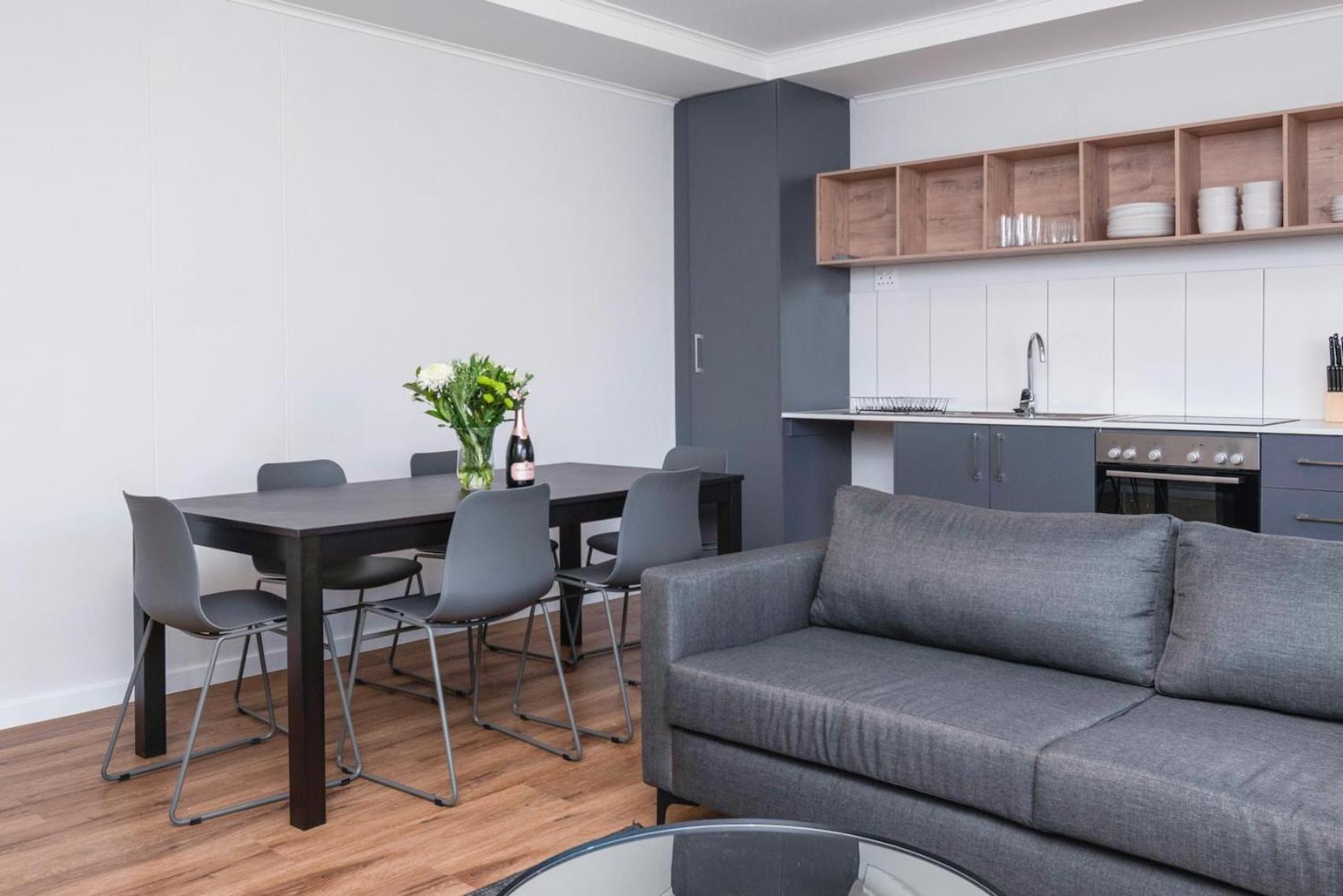 Spacious Retreat At The Metropole East Of Main * Cape Town