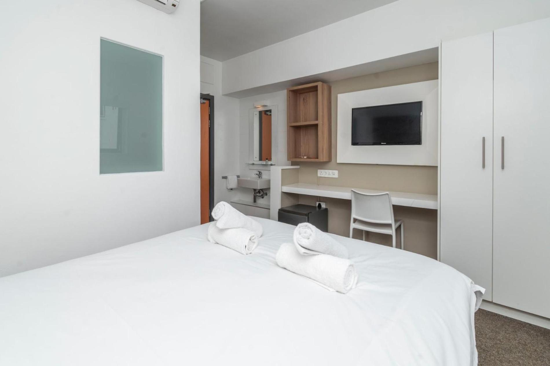 Metropole Private In Social Setting * Cidade Do Cabo