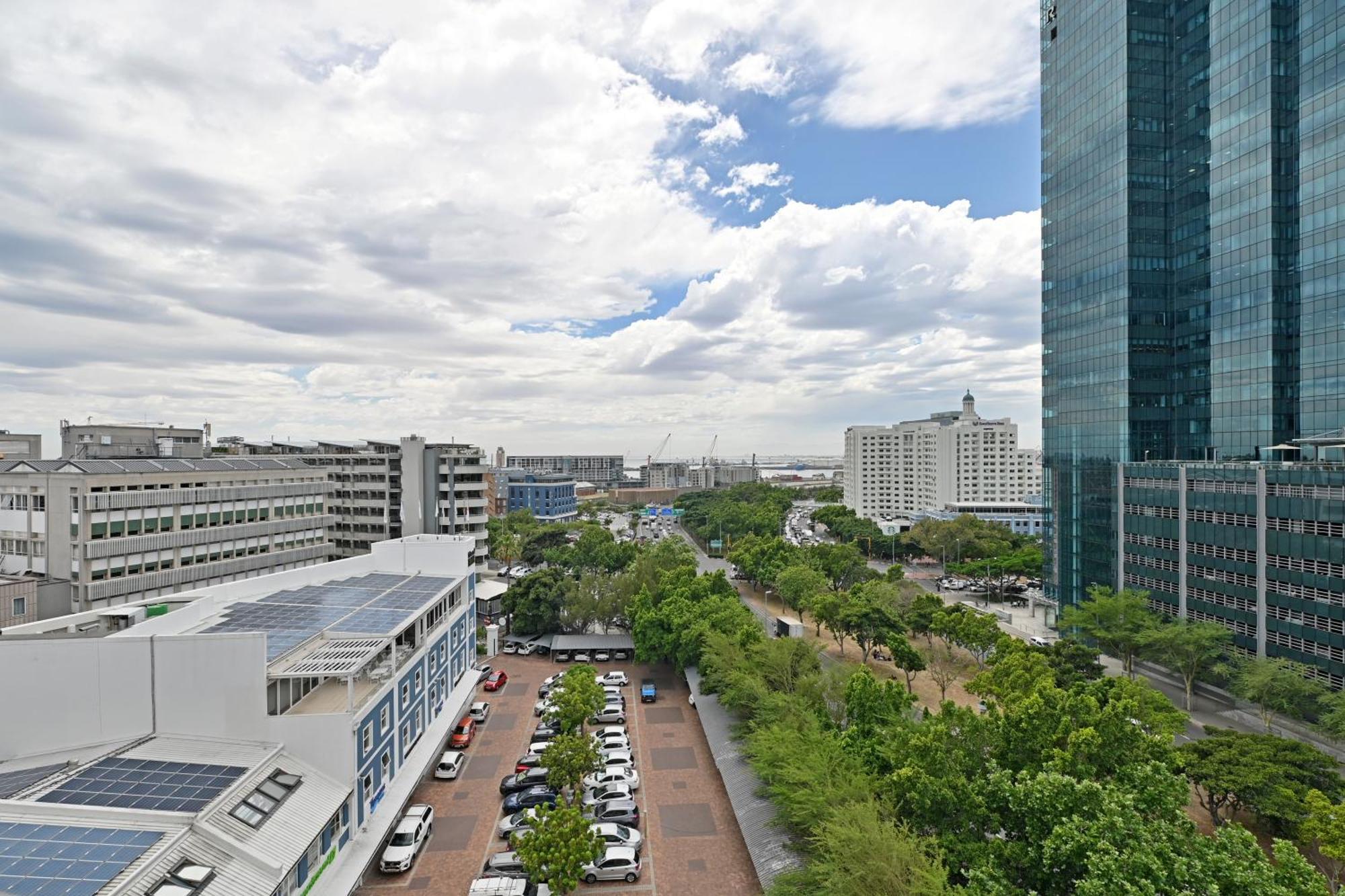 Luxury In De Waterkant With Amazing Views And Spacious Apartment Cape Town