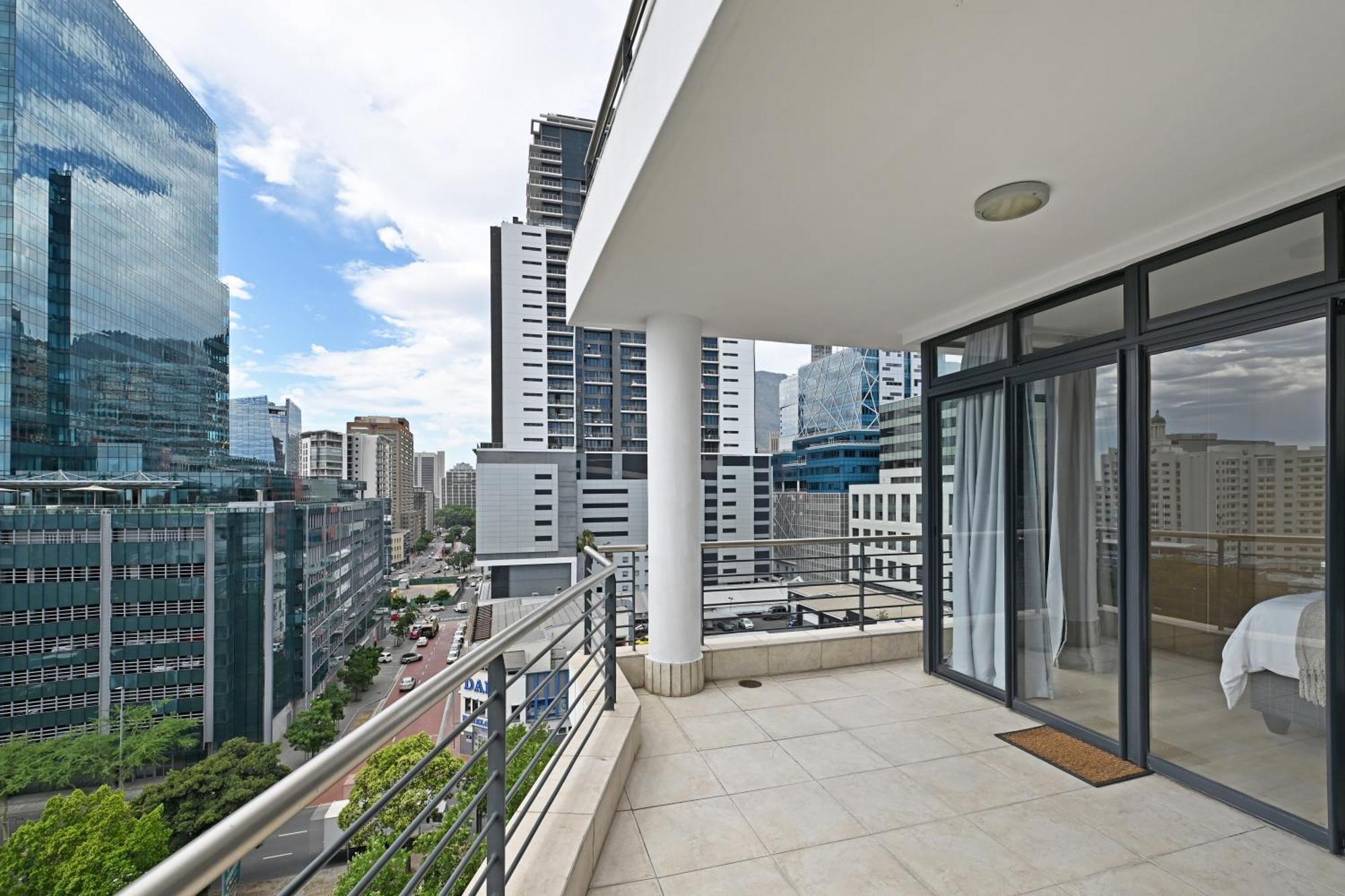 Apartment Luxury In De Waterkant With Amazing Views And Spacious Cape Town