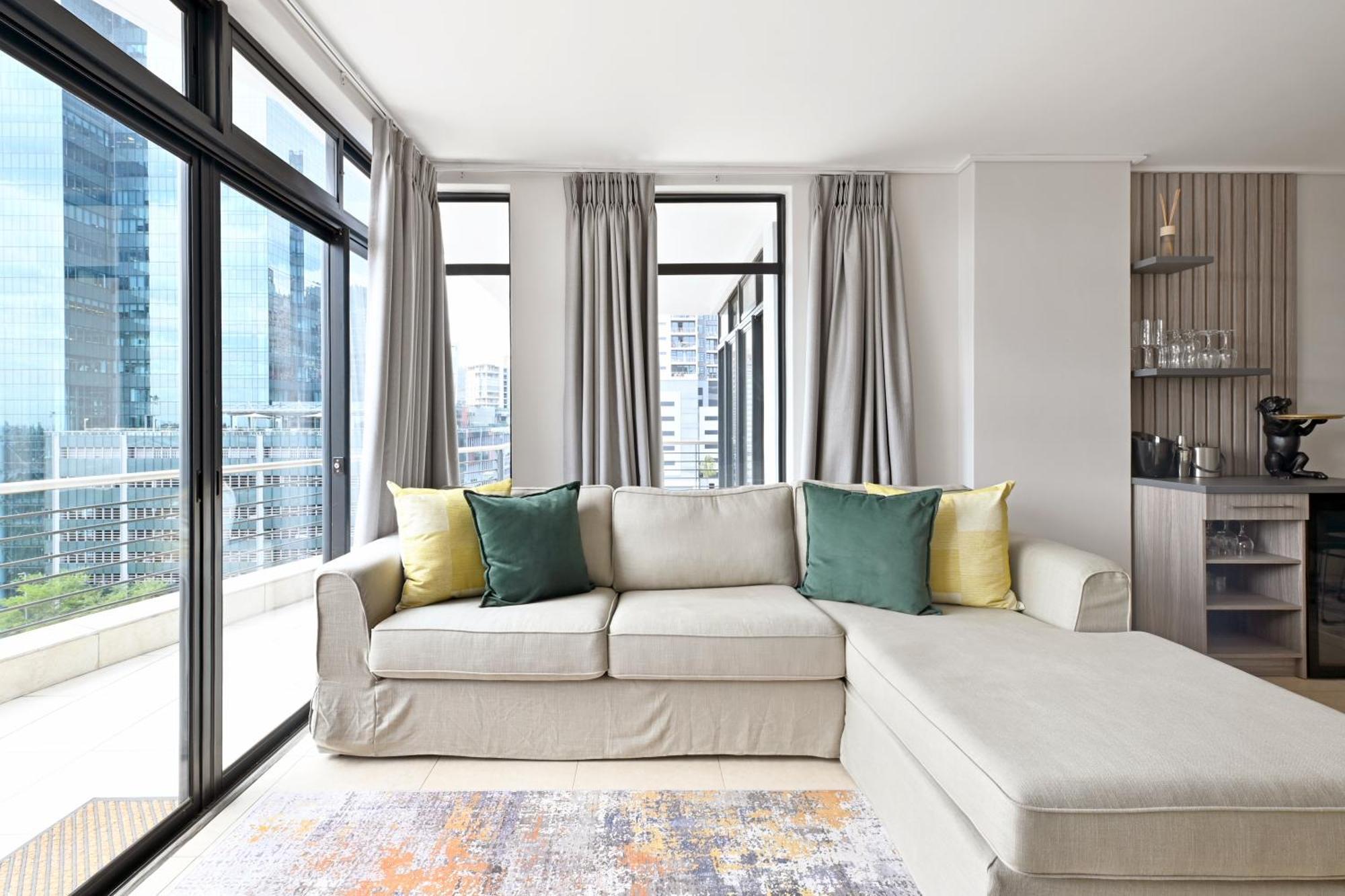 Luxury In De Waterkant With Amazing Views And Spacious *