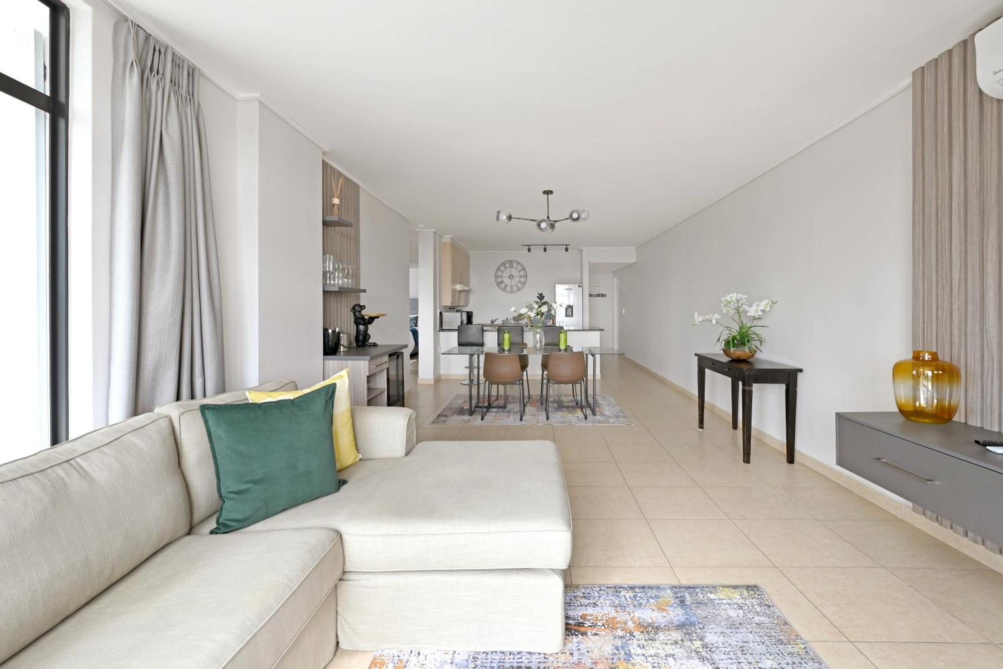 Luxury In De Waterkant With Amazing Views And Spacious