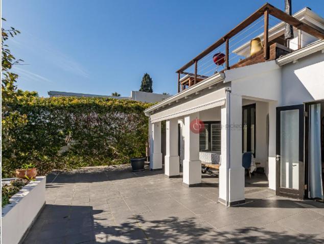 3 Bedrooms , Sleeps Six Heart Of