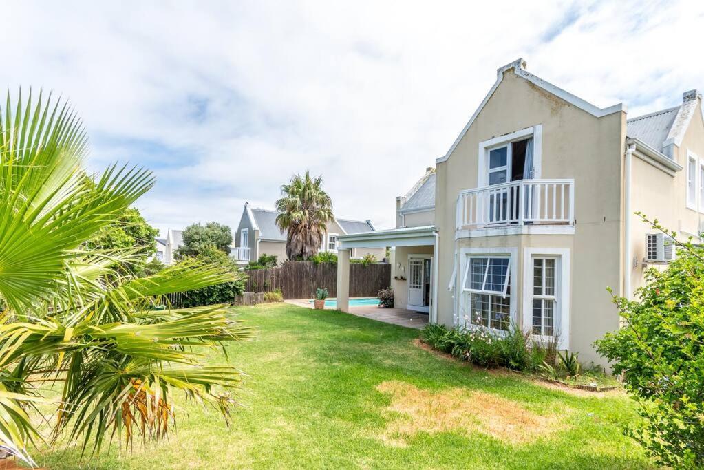 Eco Retreat In Secure Estate Apartment
