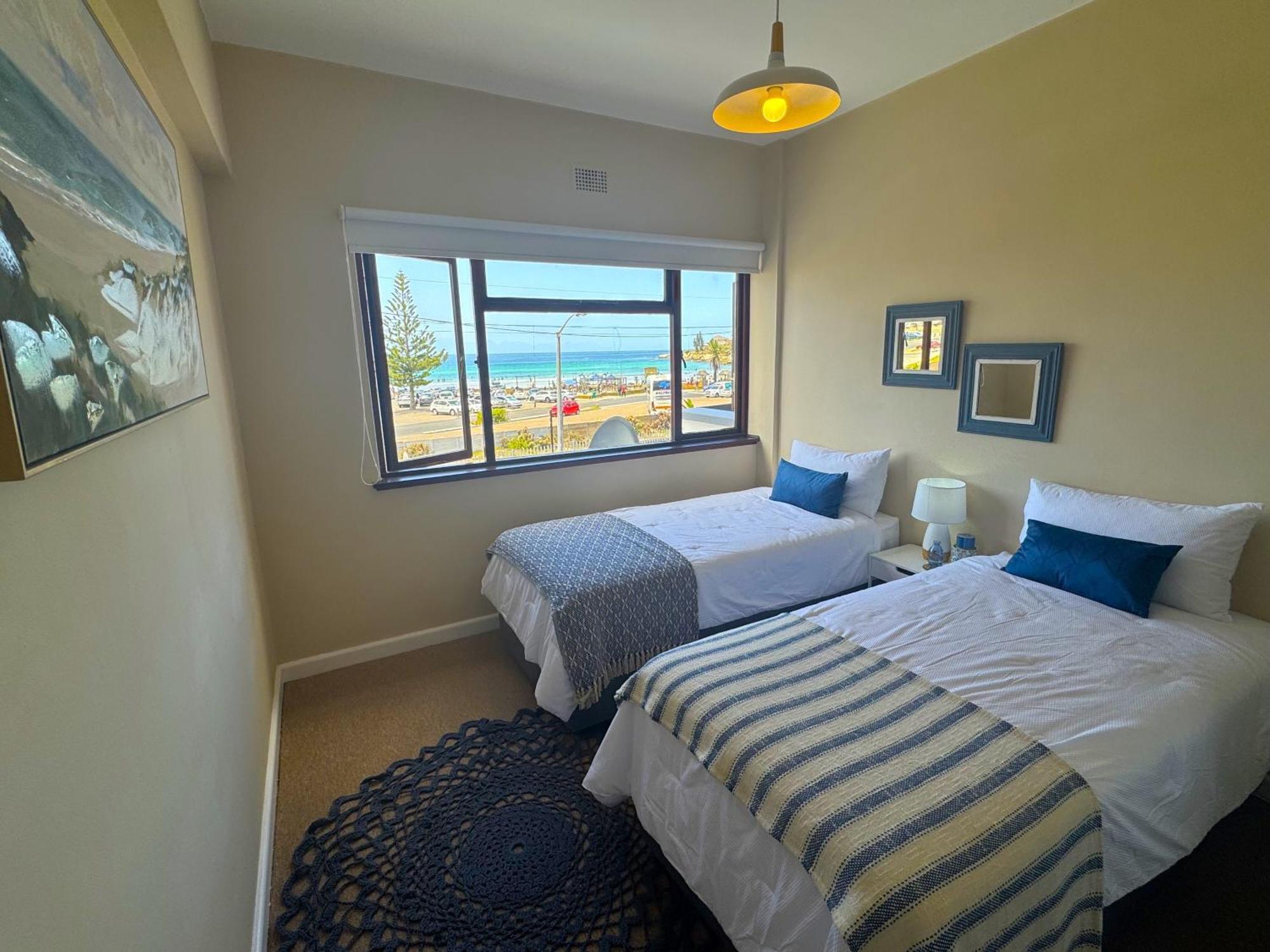 Apartment Front Retreat In *