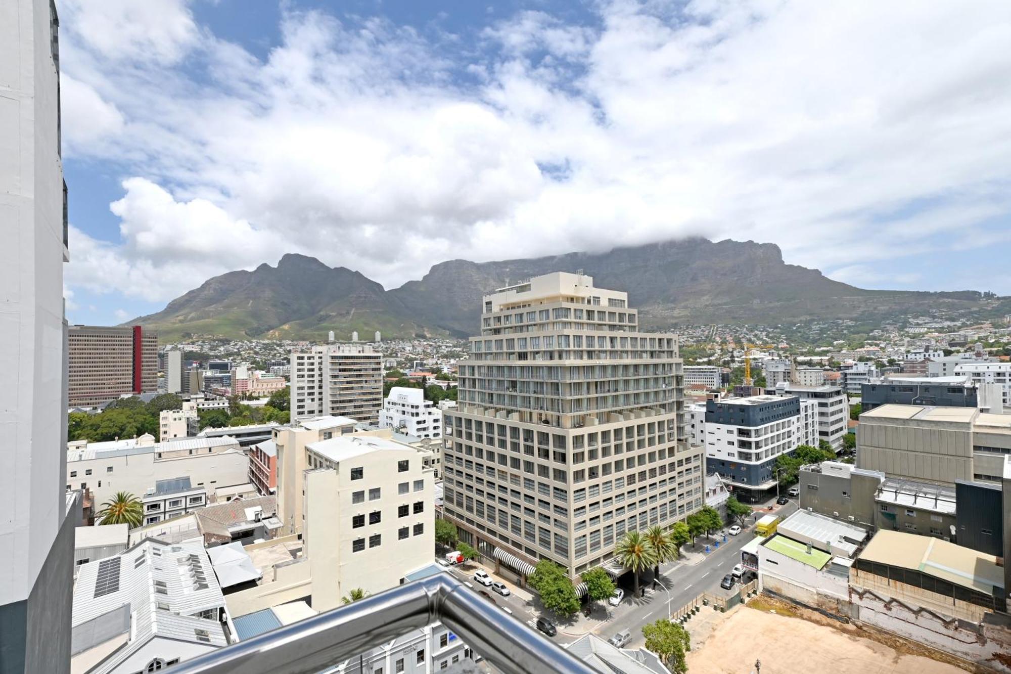 Shyla - Chic 2-bed With Stunning Mountain Views * Cape Town