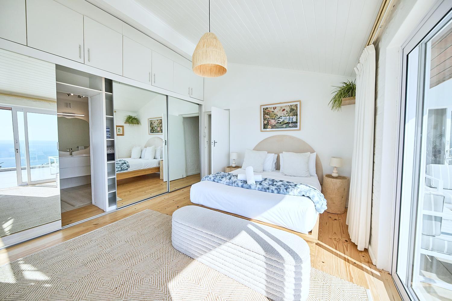 Mountain Oasis - Views, Pool, Hot Tub & Inverter Apartment Cape Town