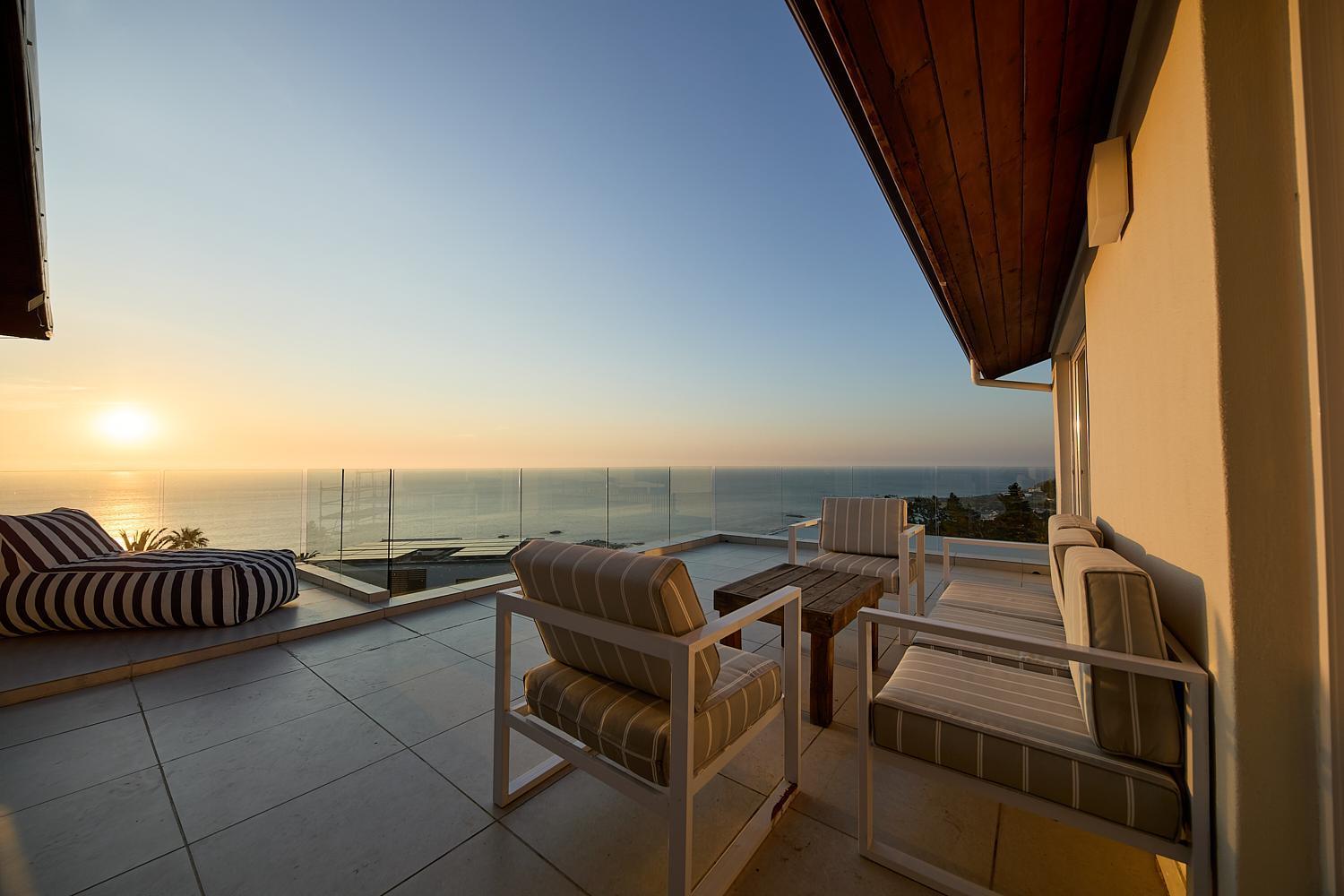 Apartment Mountain Oasis - Views, Pool, Hot Tub & Inverter Cape Town