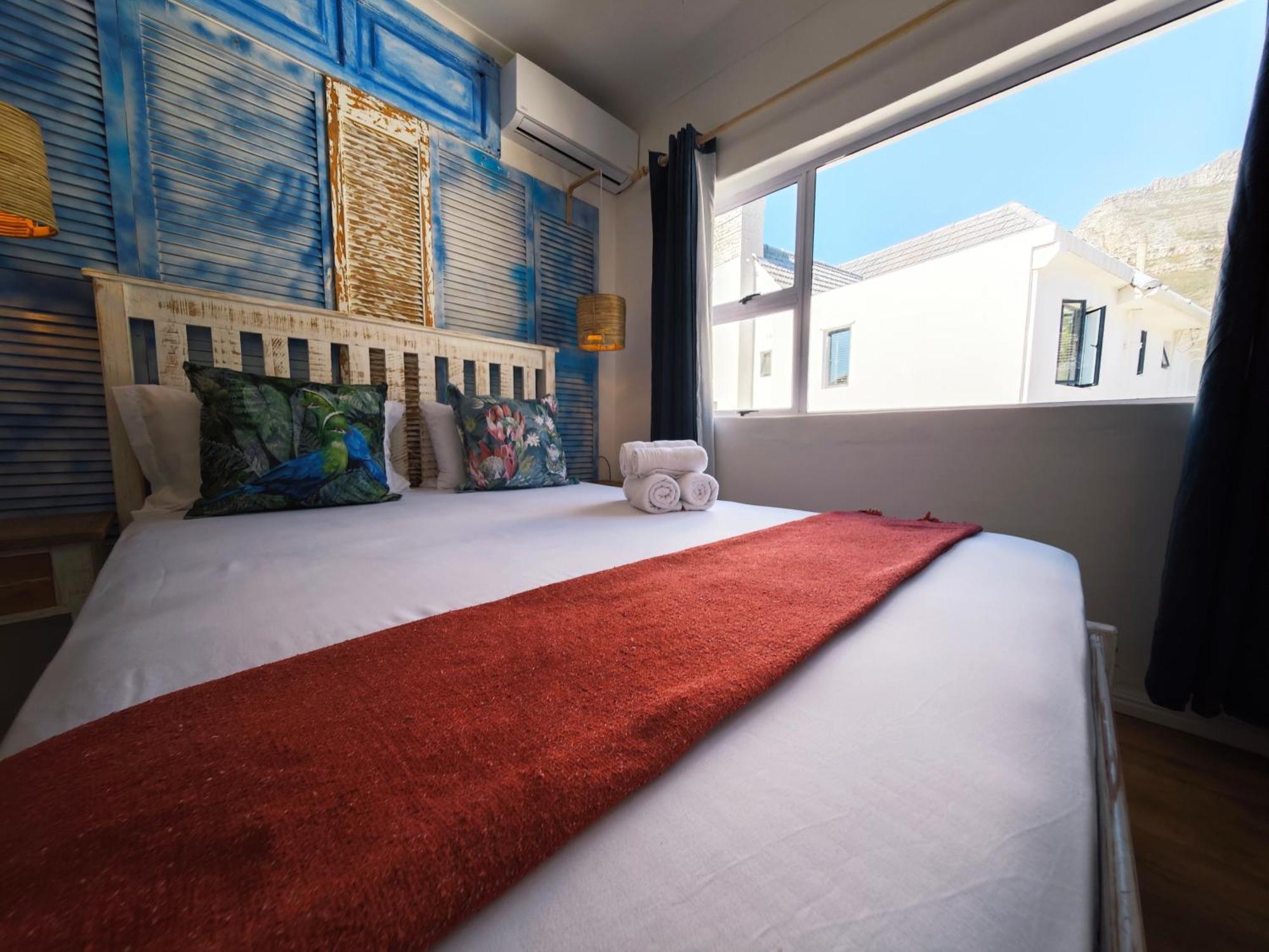 Beachwave Camps Bay Guest house Cape Town