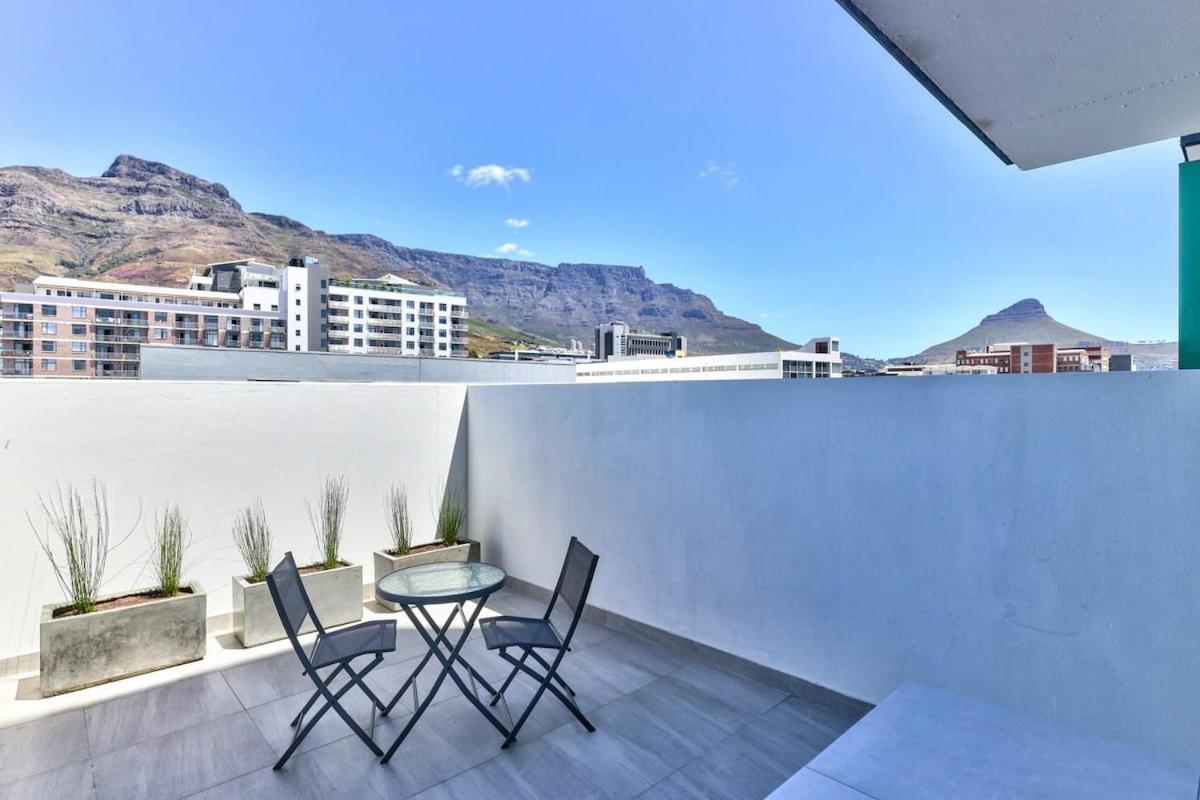319 Cape Town