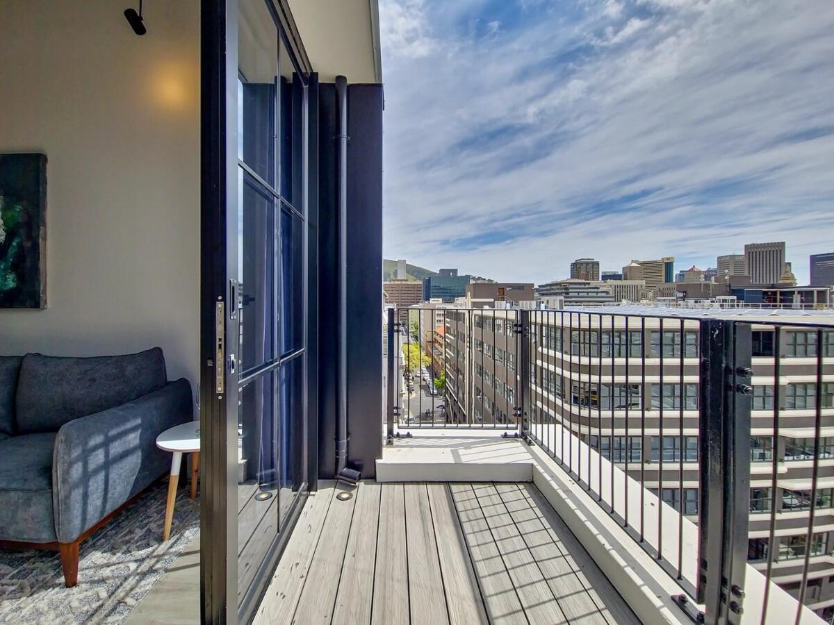 Bright Natural Light, Secure, Wifi,6th Floor Views * Cape Town