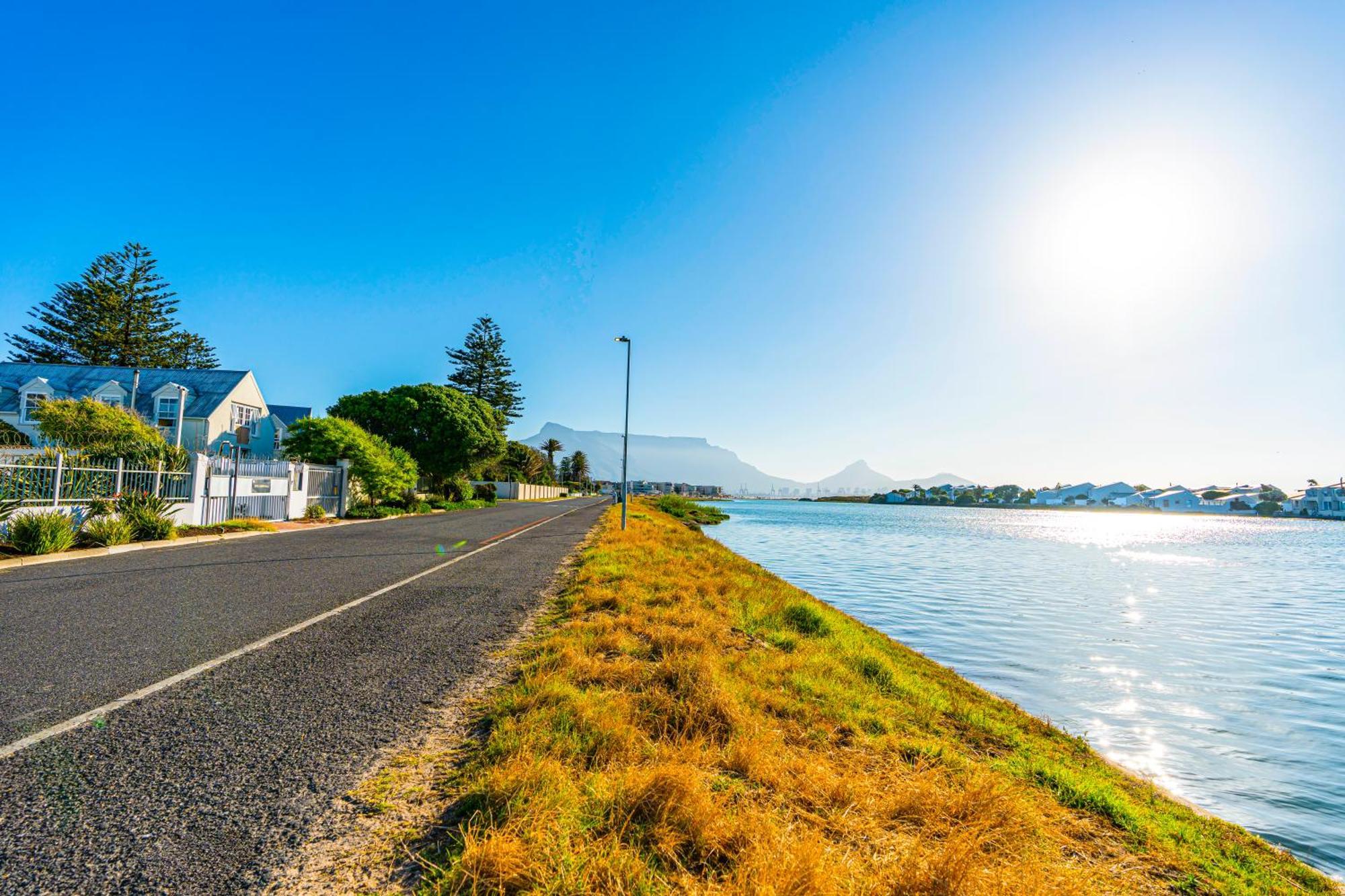 Milnerton Lagoon Guest house 4*