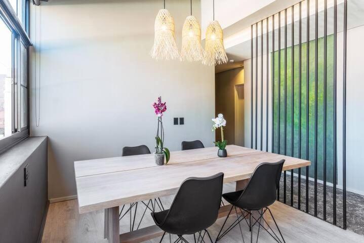 Loft Style In Of The Heart Of East City. Views&balcony Cape Town