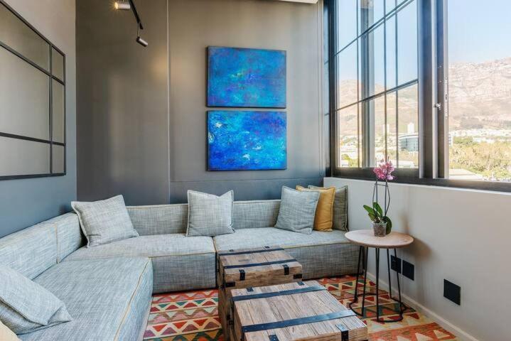 Loft Style In Of The Heart Of East City. Views&balcony Cape Town