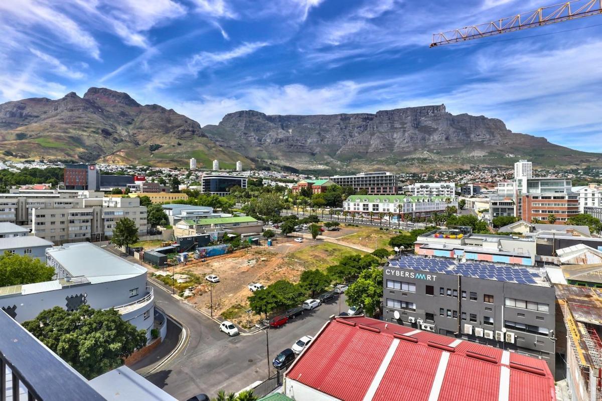Apartment Loft Style In Of The Heart Of East City. Views&balcony Cape Town