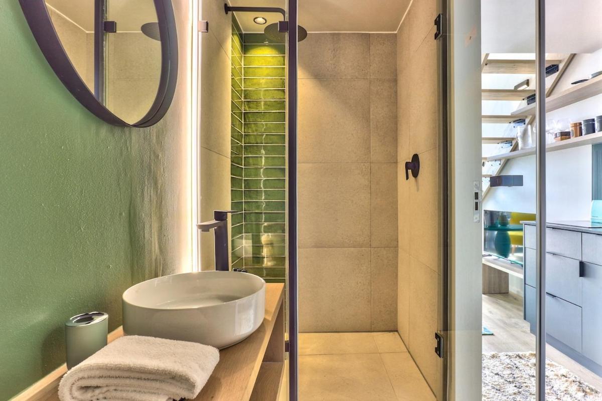 Apartment Loft Style In Of The Heart Of East City. Views&balcony Cape Town
