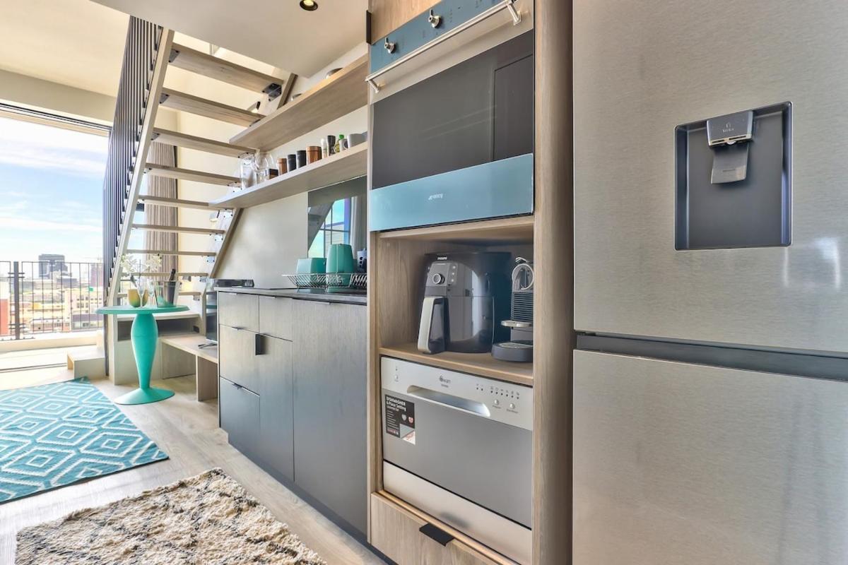 Loft Style In Of The Heart Of East City. Views&balcony * Cape Town