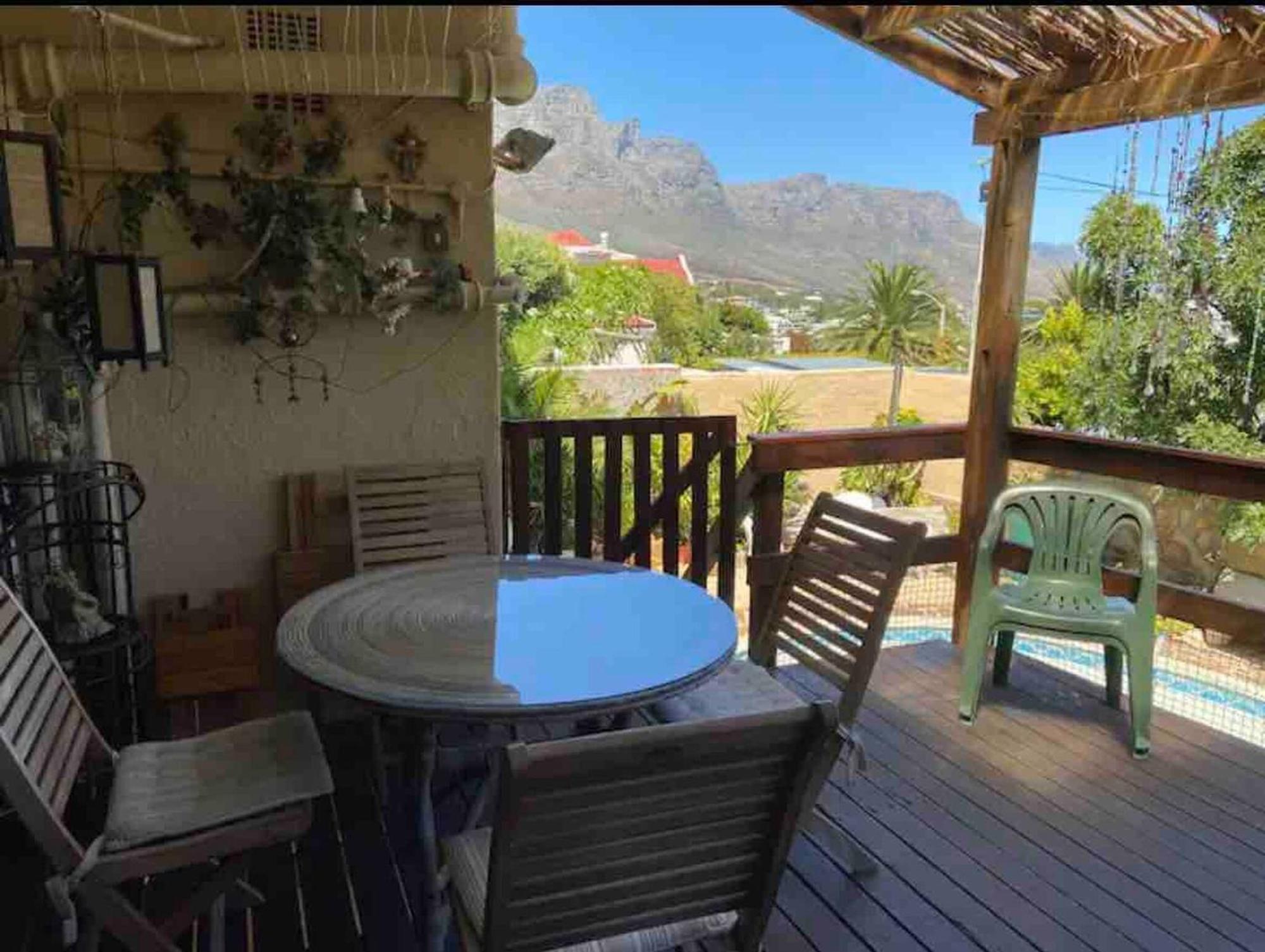 In Guest - Living In Camps Bay Summer