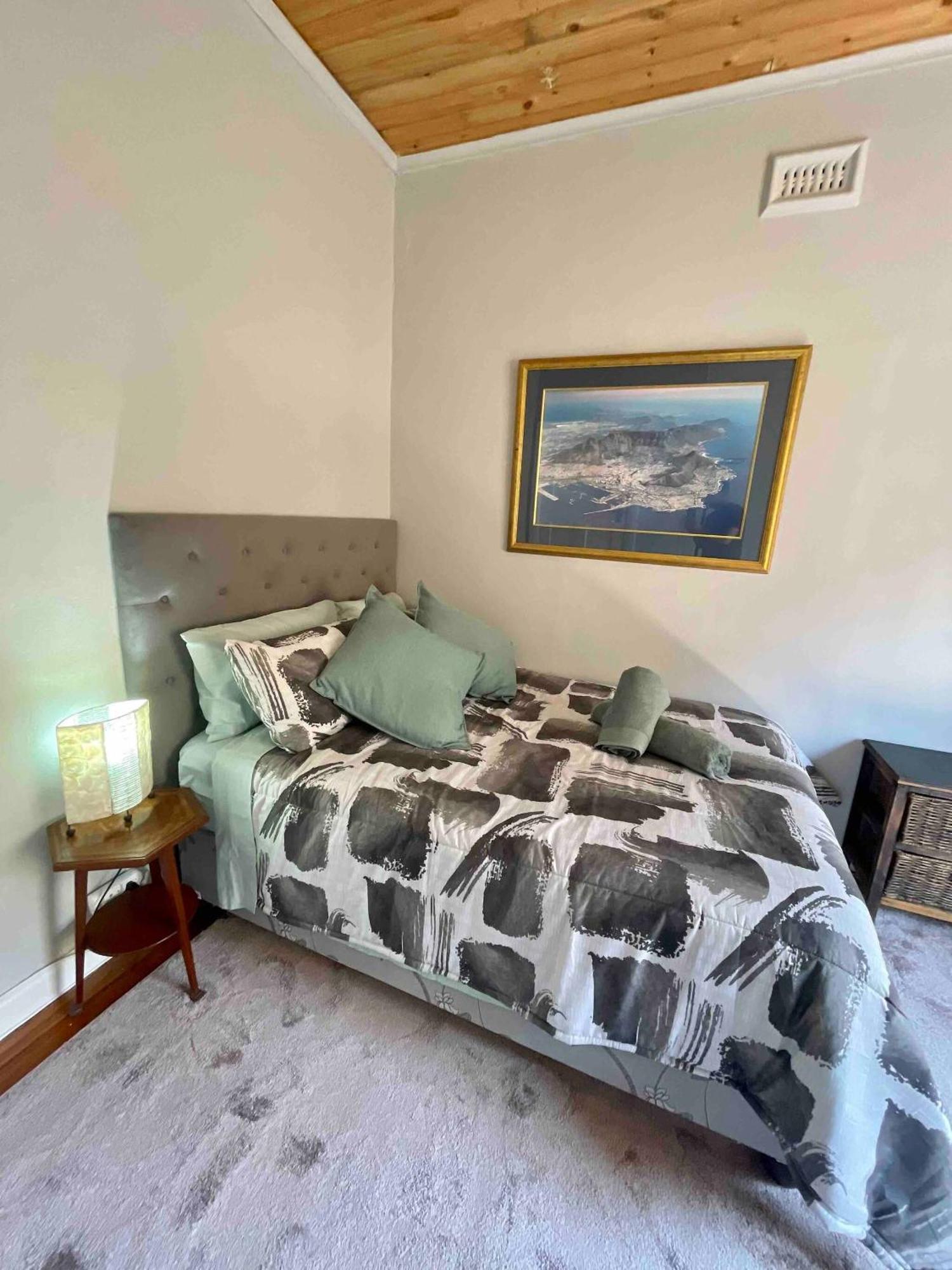 Casa de hóspedes In Guest - Living In Camps Bay Summer *