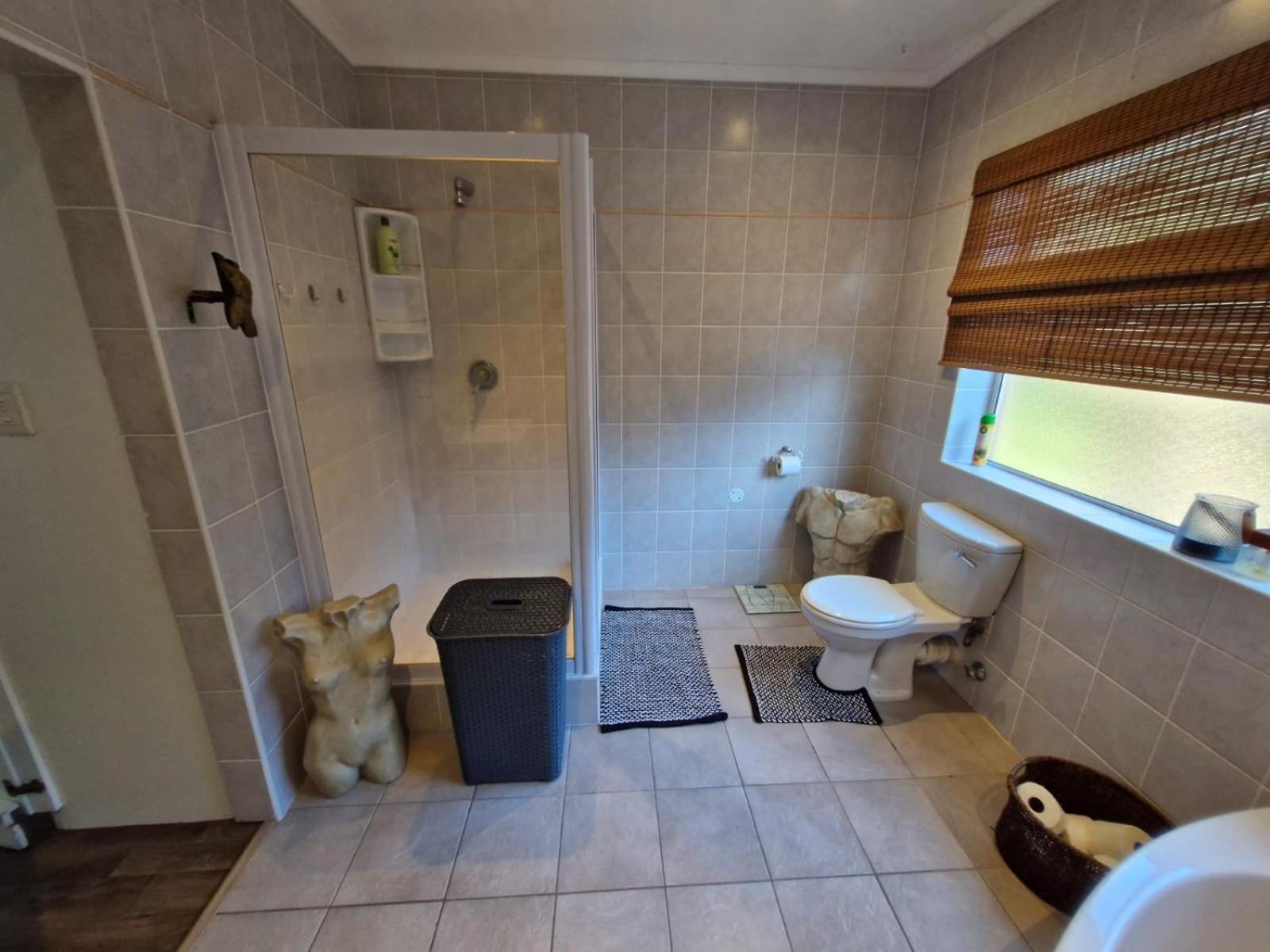 Spacious In Cape Towns Blouberg Area *