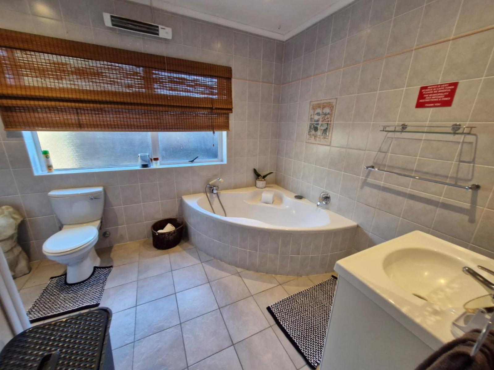 Spacious In Cape Towns Blouberg Area Villa Cape Town