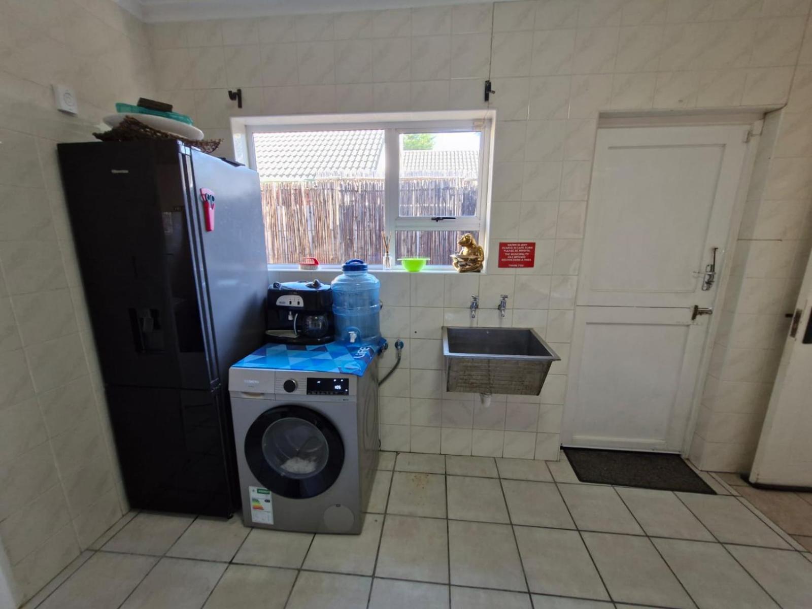 Villa Spacious In Cape Towns Blouberg Area Cape Town
