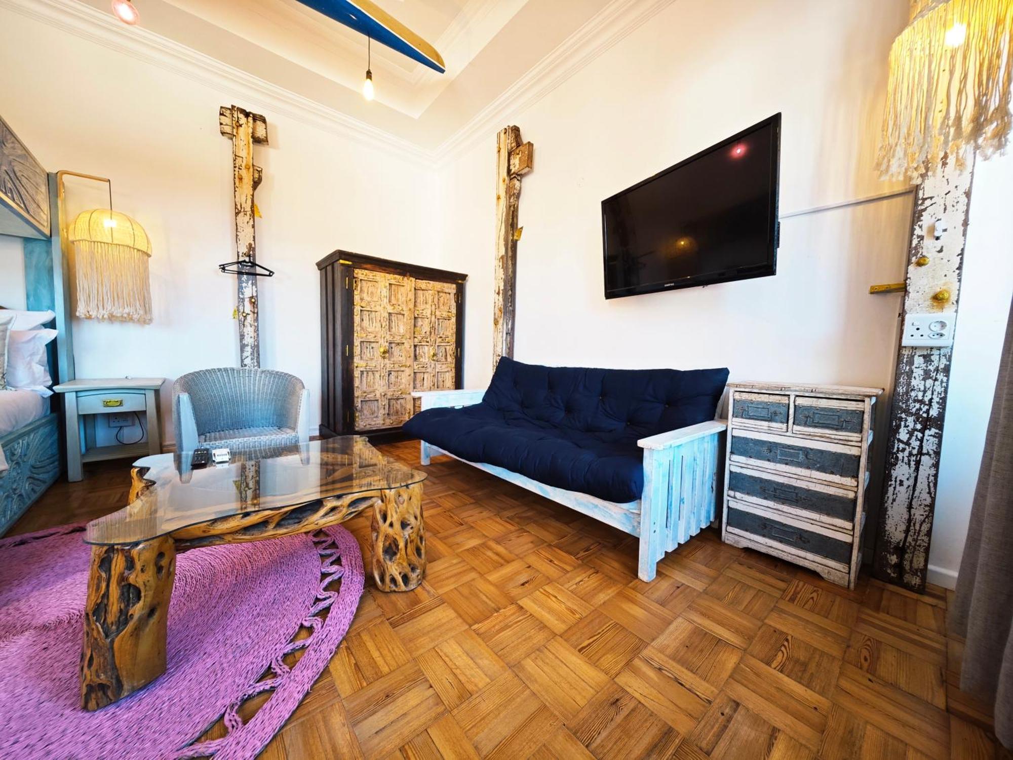 Beachwave Camps Bay Guest house