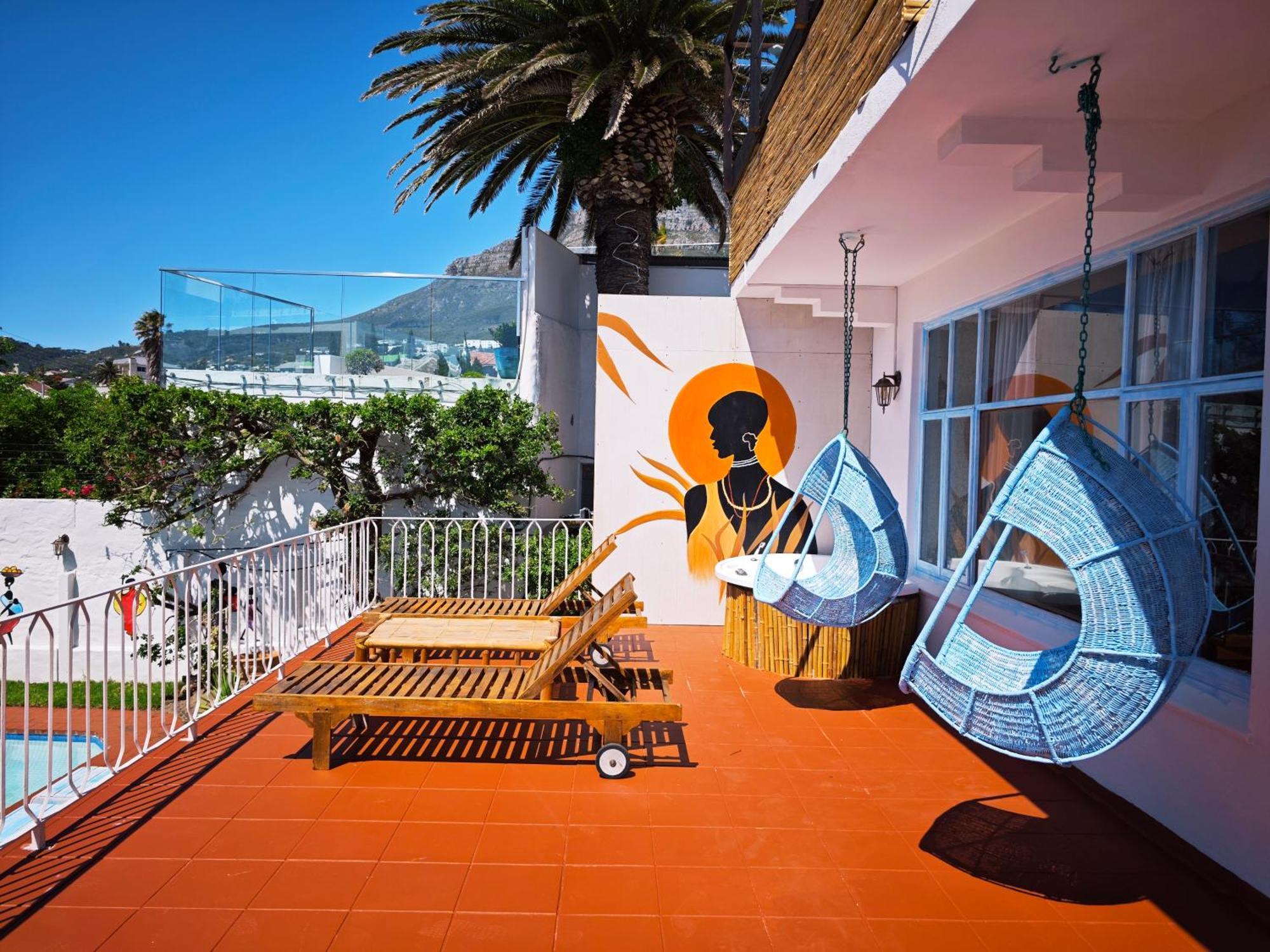 Beachwave Camps Bay Guest house