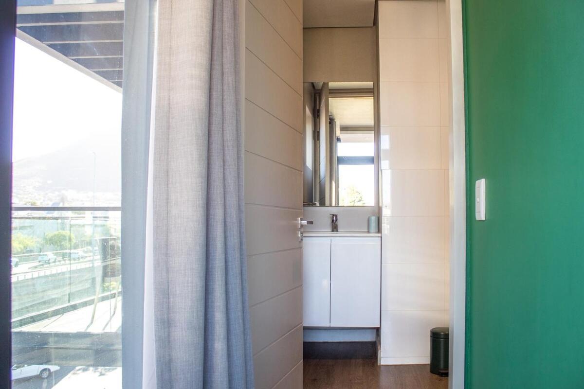Apartment Two Bedroom & Secure Cape Town