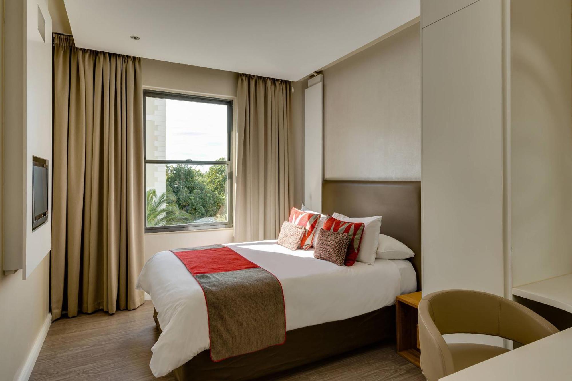 Protea By Marriott Waterfront Breakwater 3*