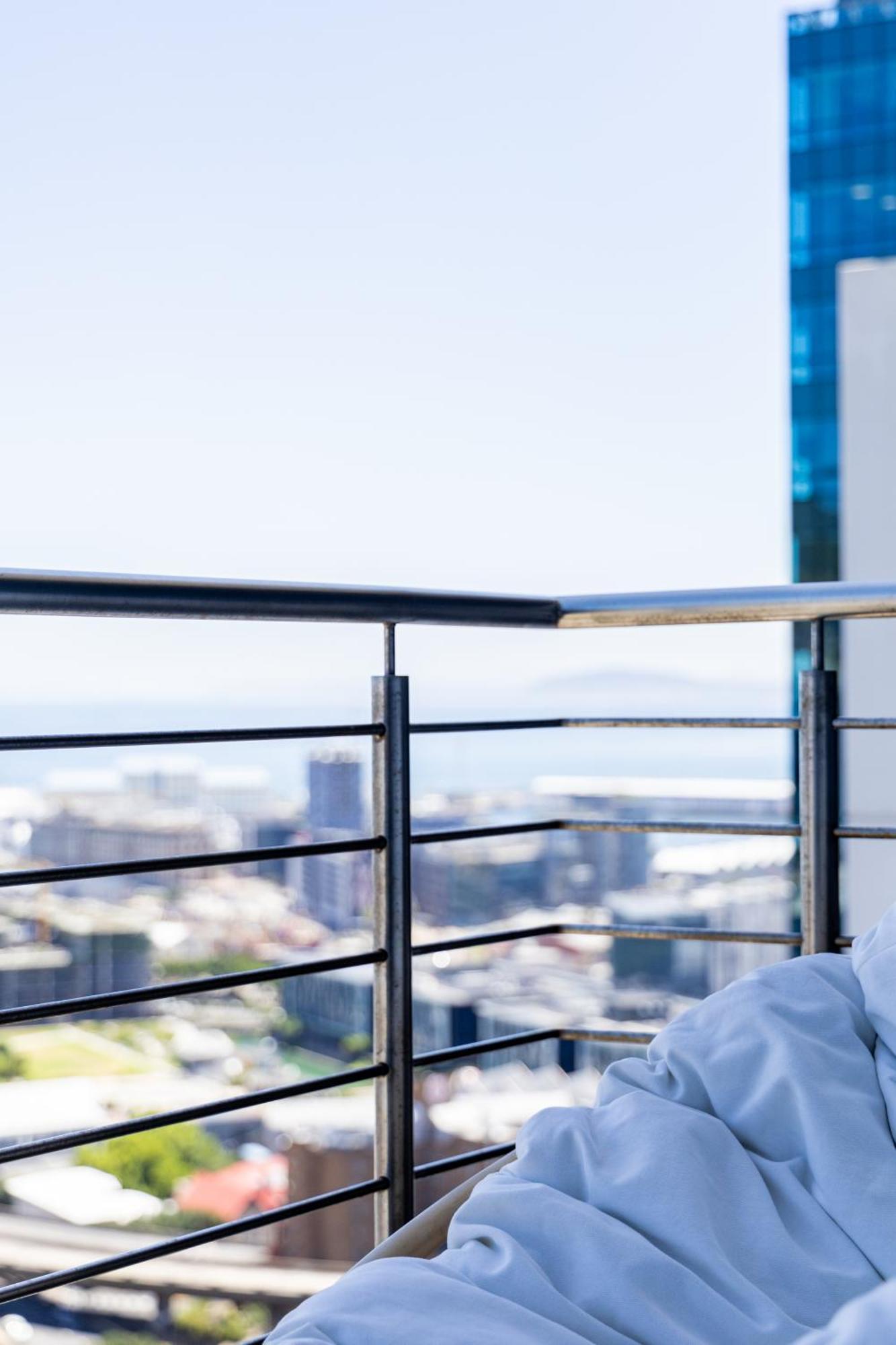 26th Floor Exclusive Sky Overlooking The Ocean Apartment
