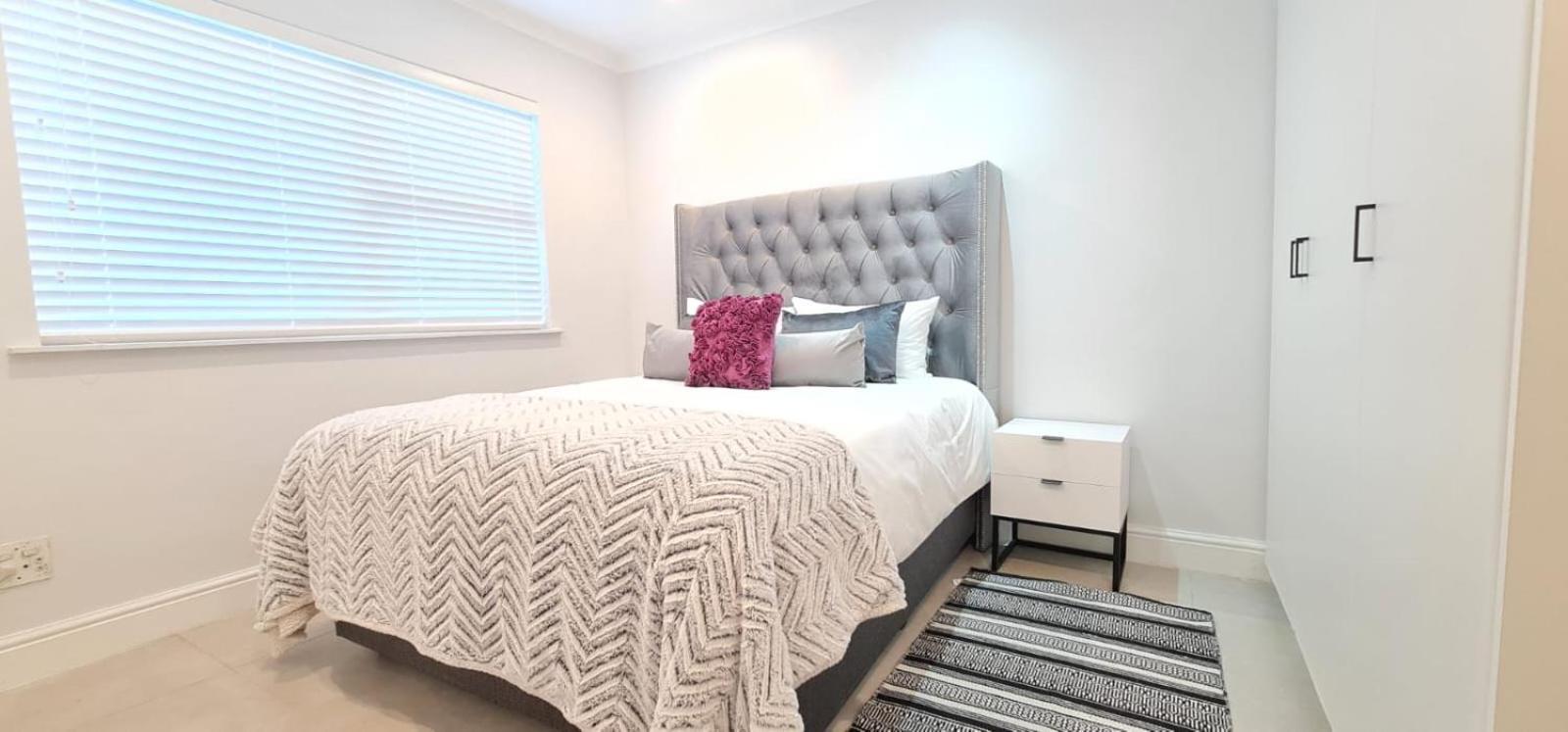 Luxury 14 Sleeper Lamsyh