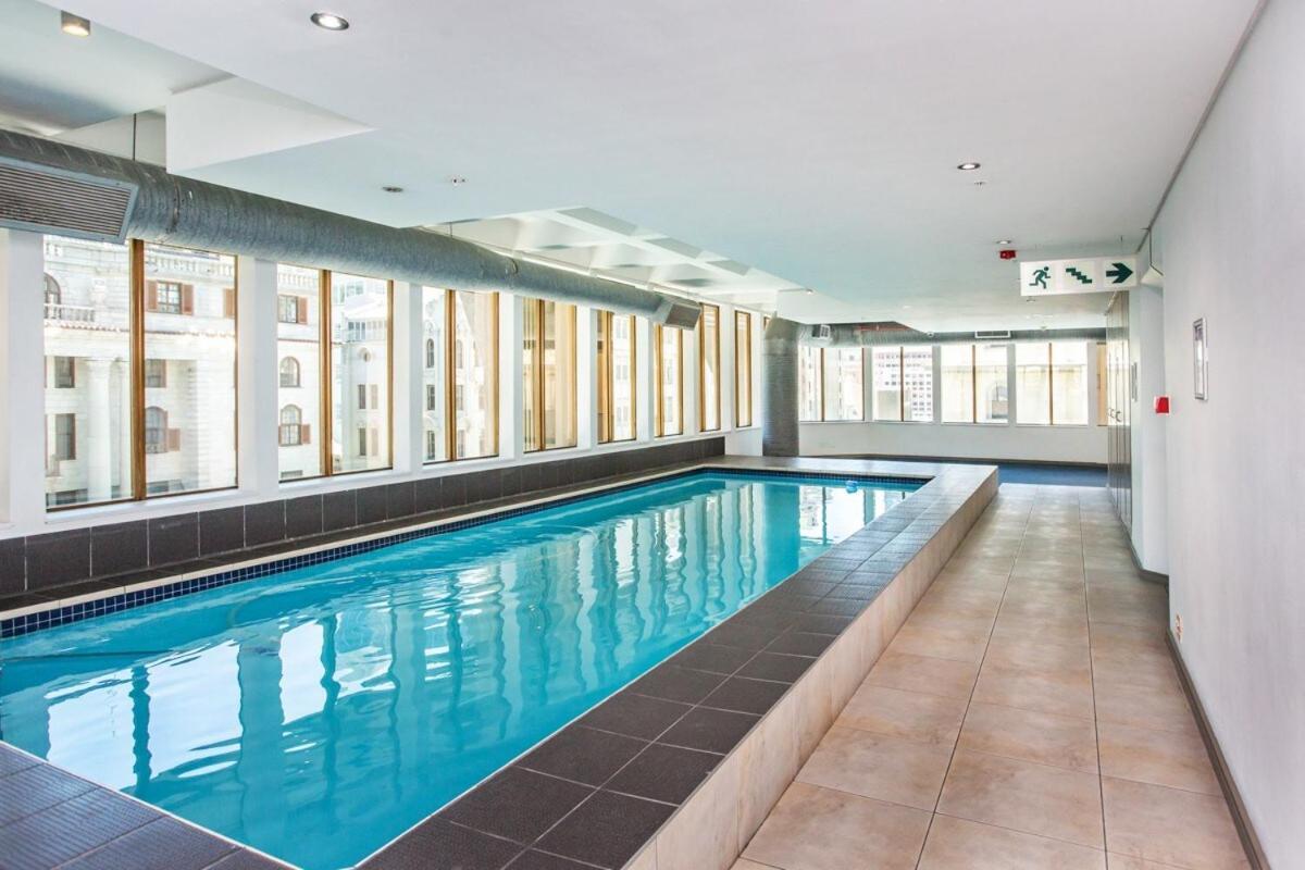 Skyline Luxretreat- Stylish Comfort- Pool-gym 1008 Cape Town