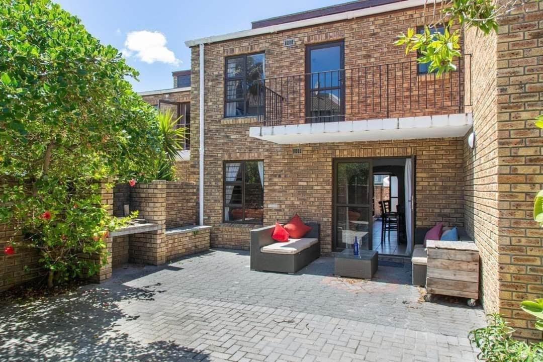 Coraldu House * Cape Town