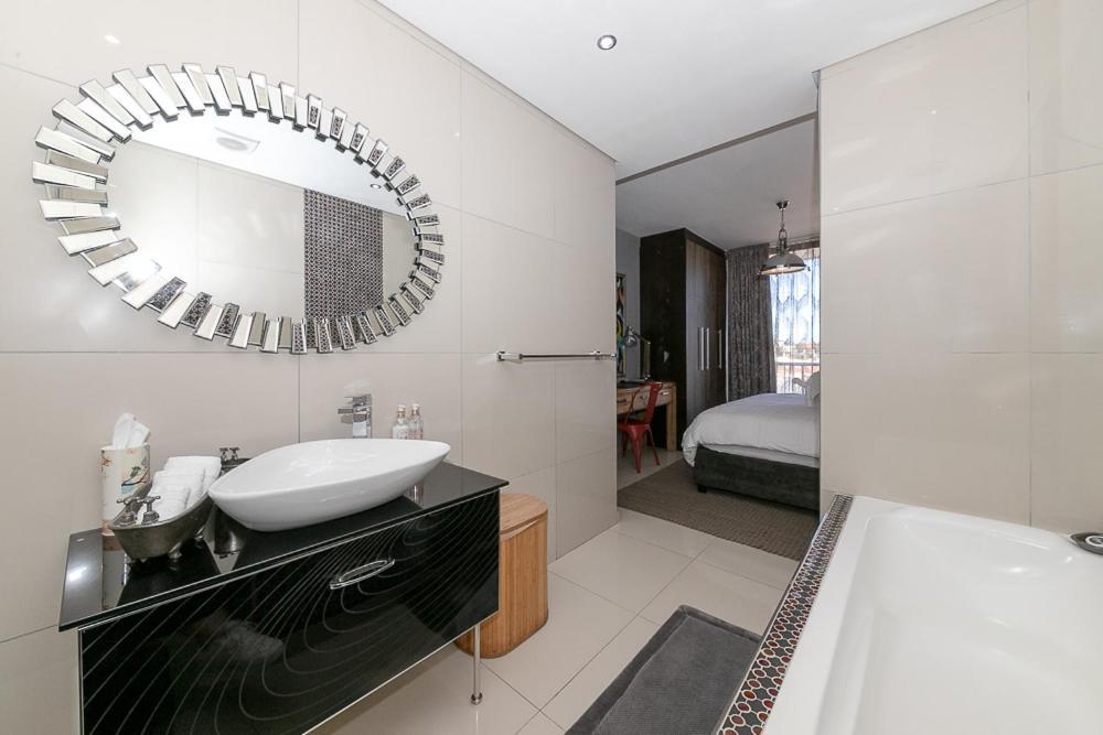602 Infinity Apartment Cape Town