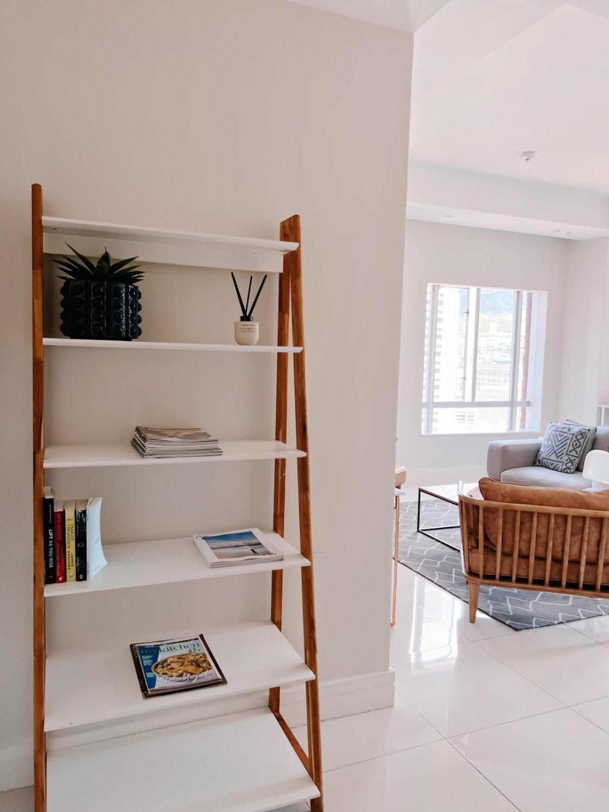Stylish 2 Bedroom Table Mountain Views