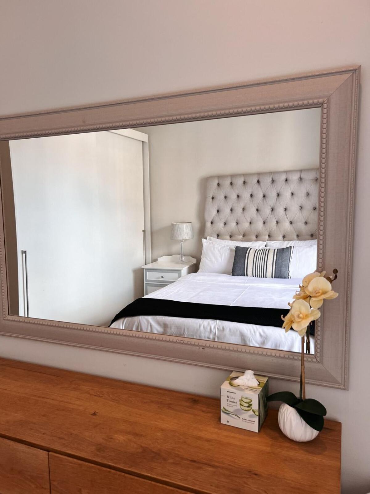 Stylish 2 Bedroom Table Mountain Views Cape Town