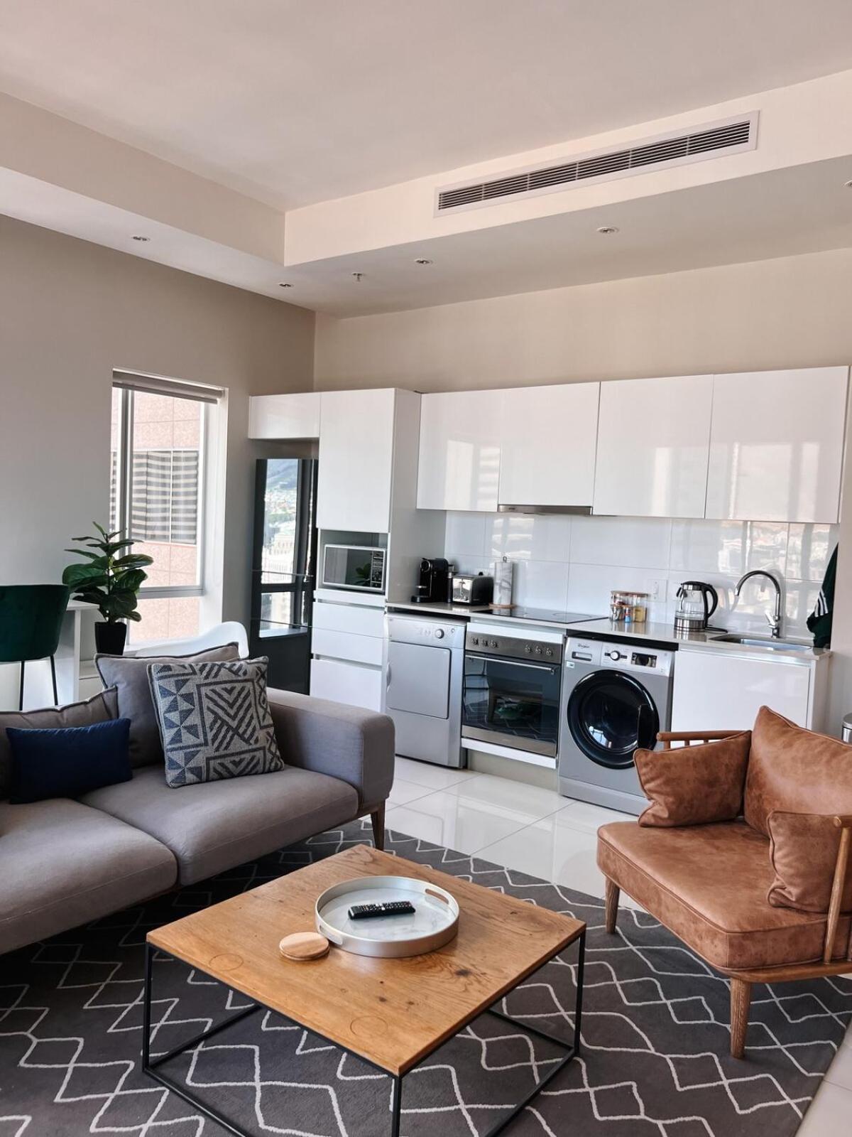 Apartment Stylish 2 Bedroom Table Mountain Views Cape Town